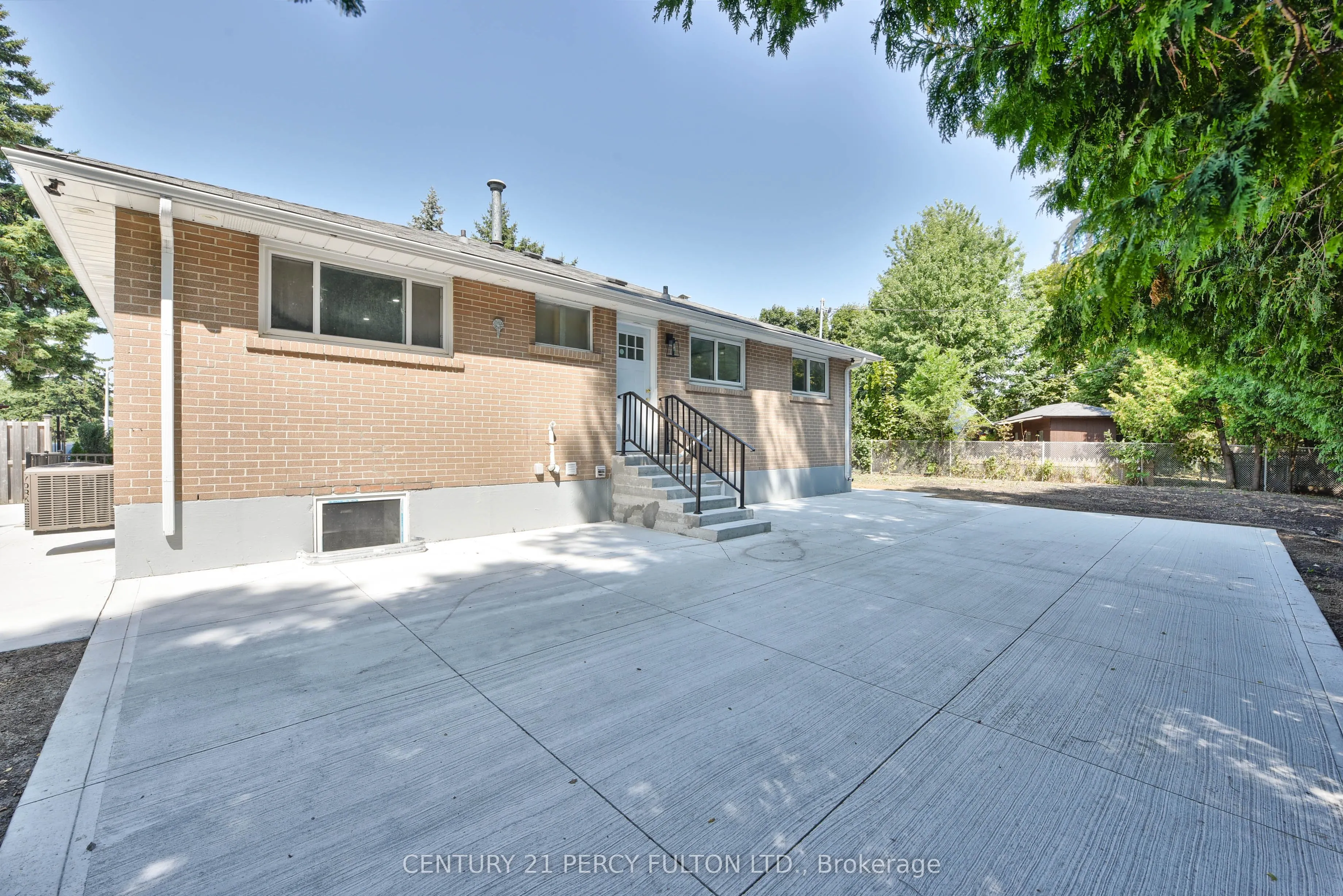 32 Drum Oak Crescent