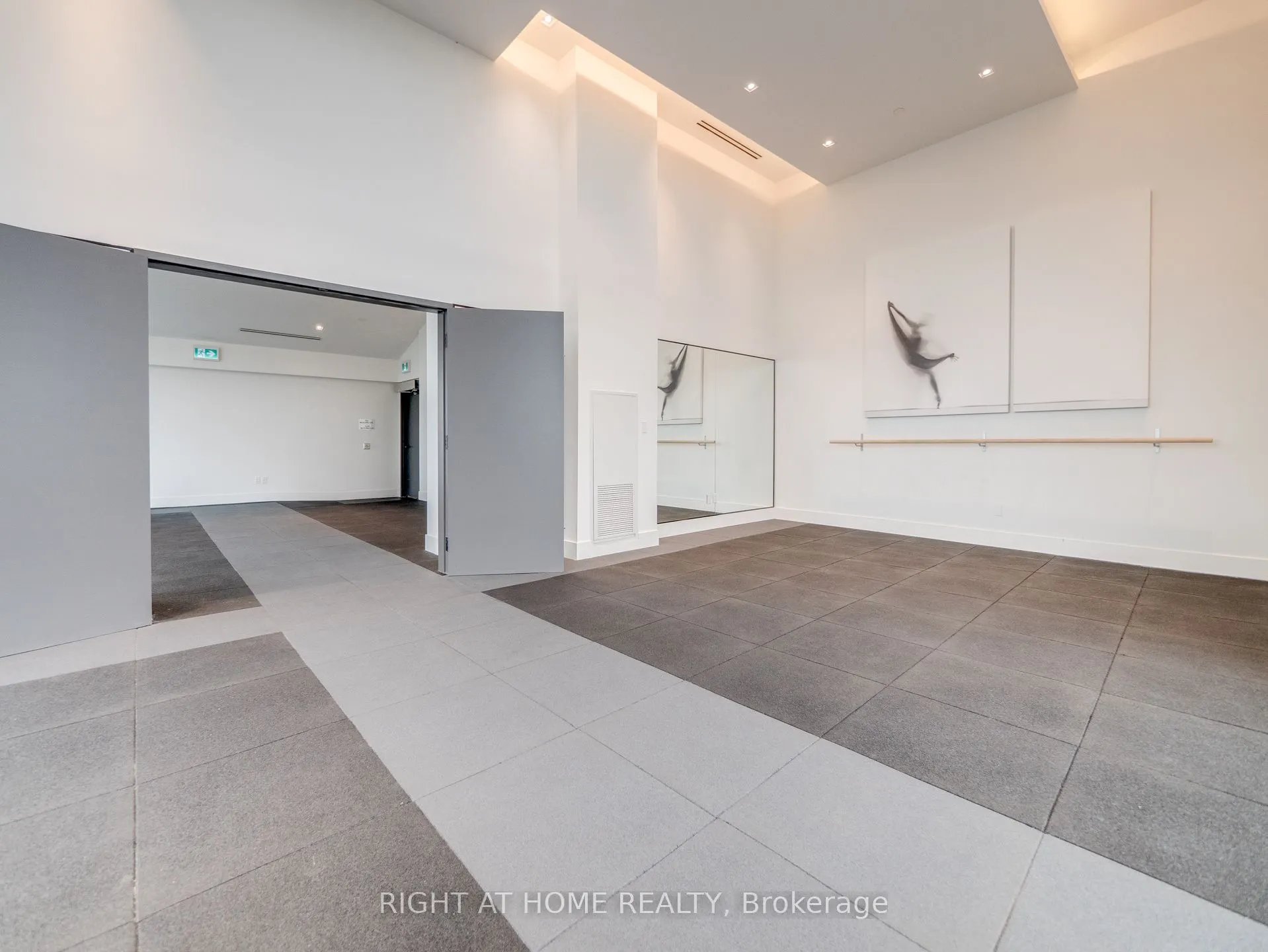 2489 Taunton Road, #223