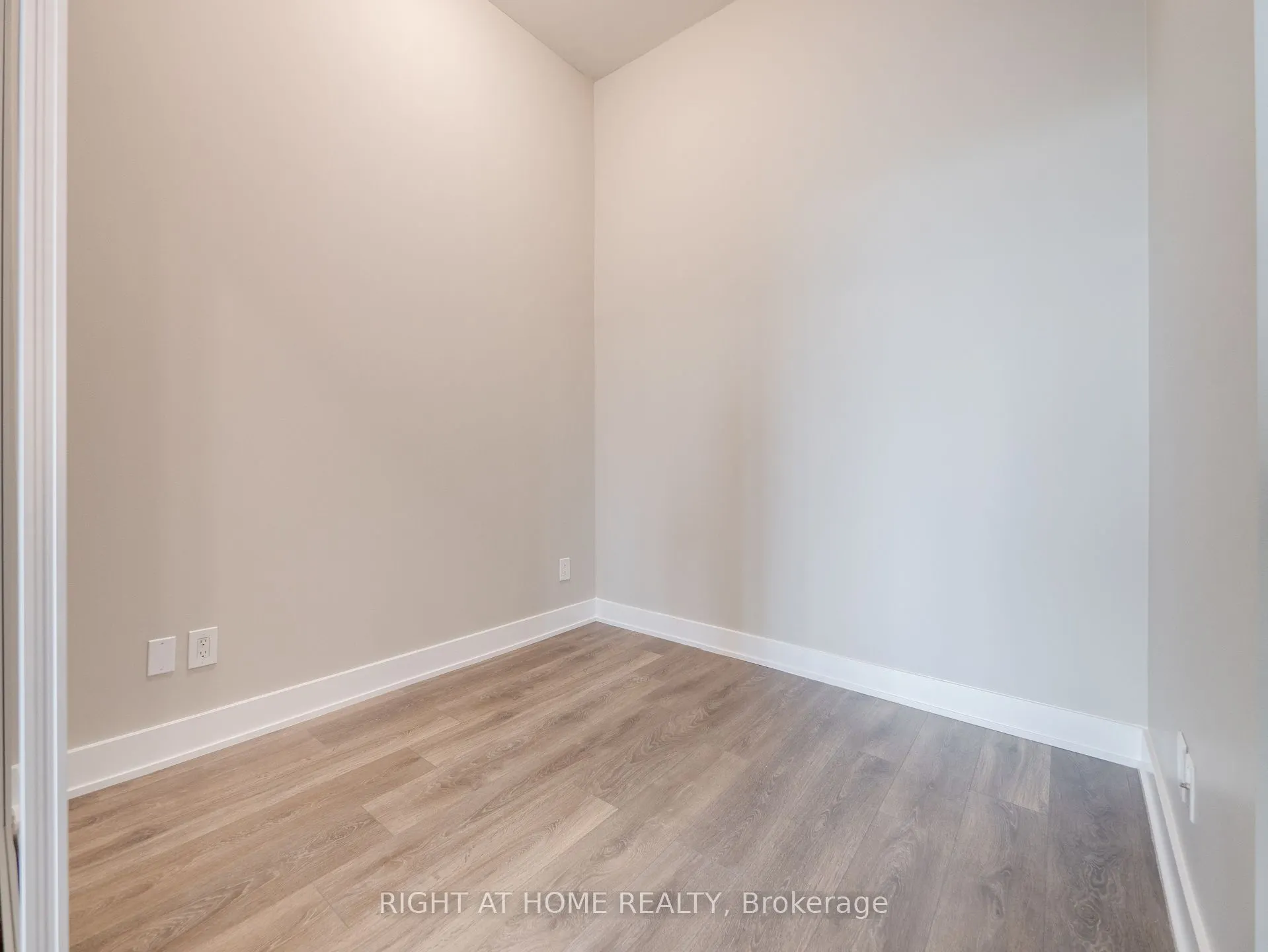 2489 Taunton Road, #223