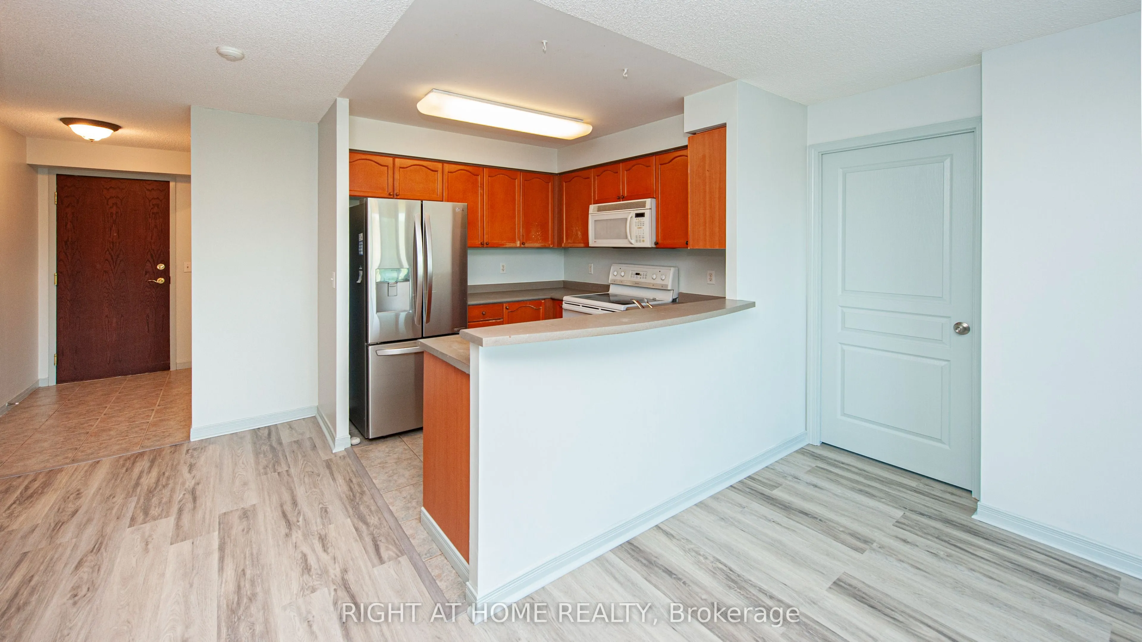 2545 Erin Centre Boulevard, #501