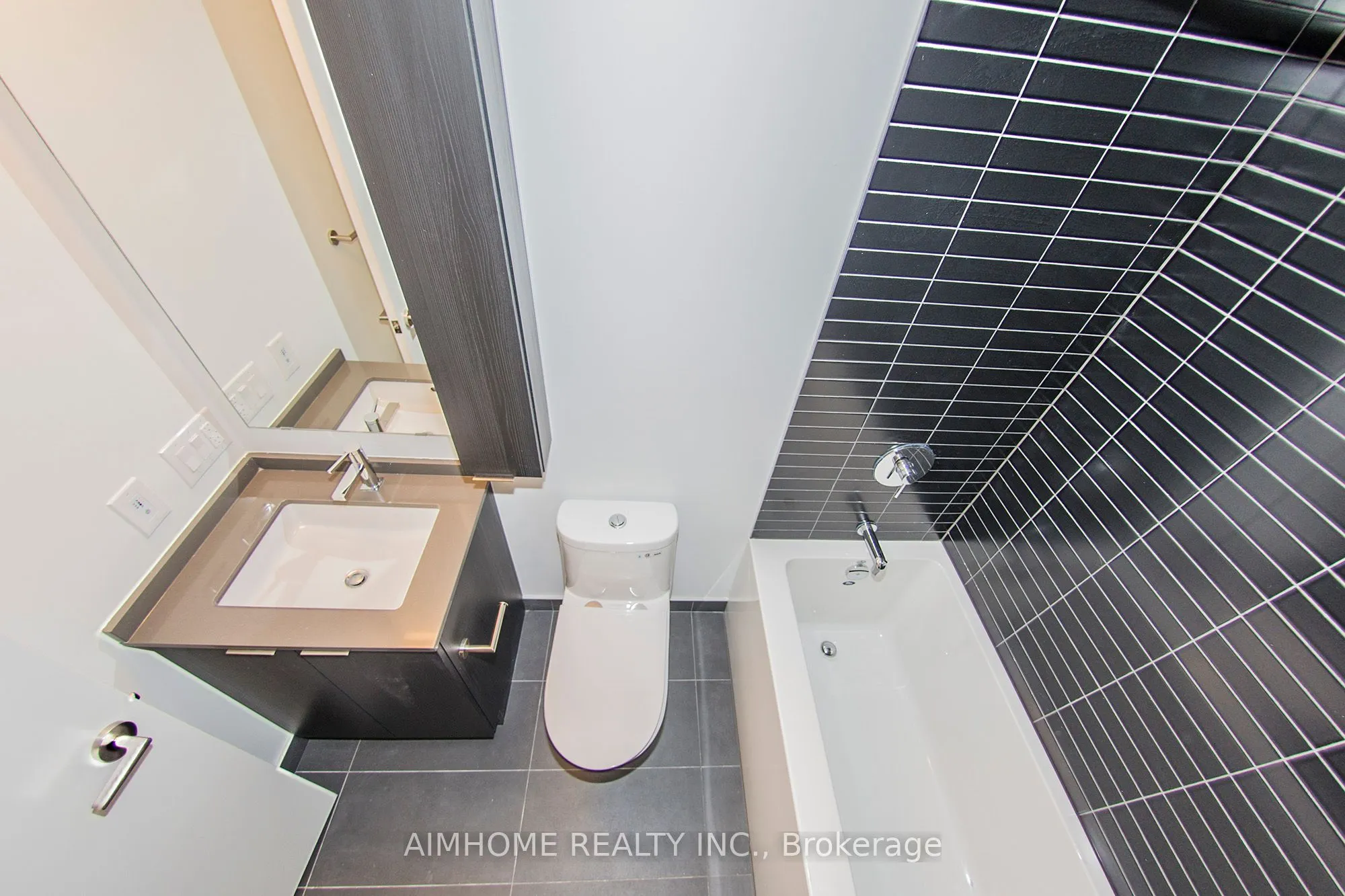 3009 Novar Road, #414
