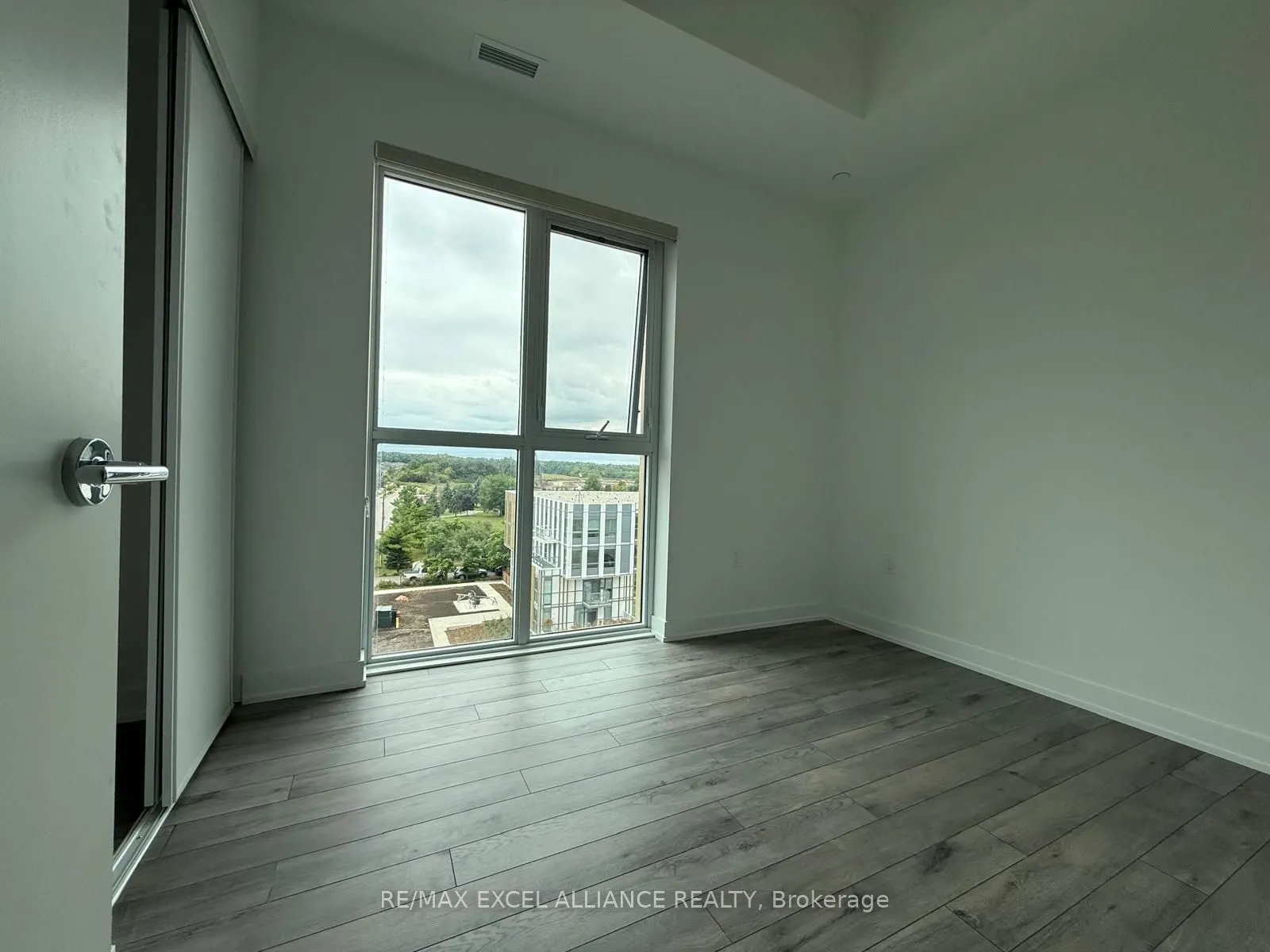 1005 Dundas Street E, #735