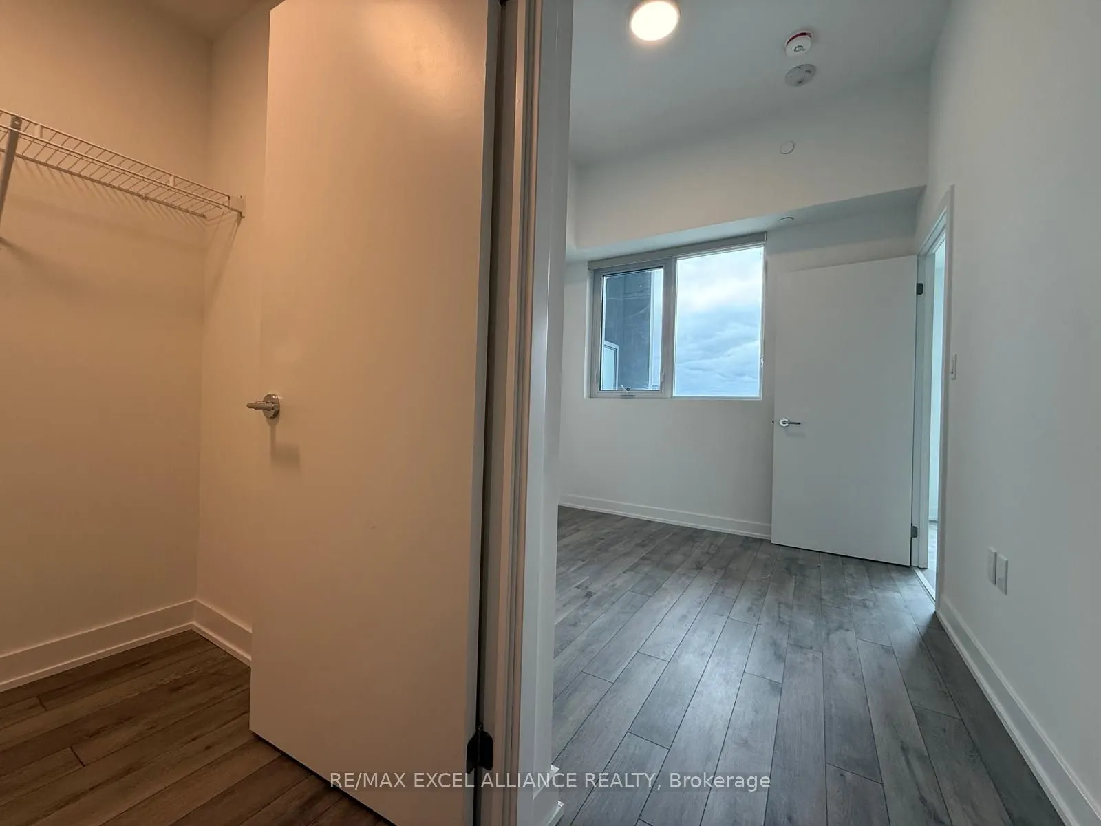 1005 Dundas Street E, #735