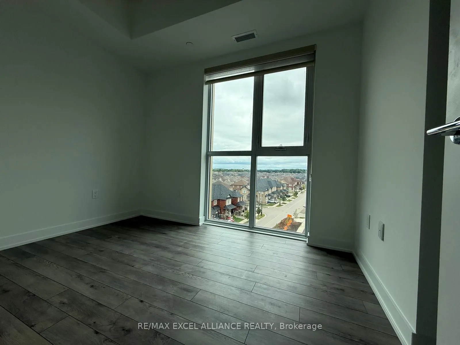 1005 Dundas Street E, #735