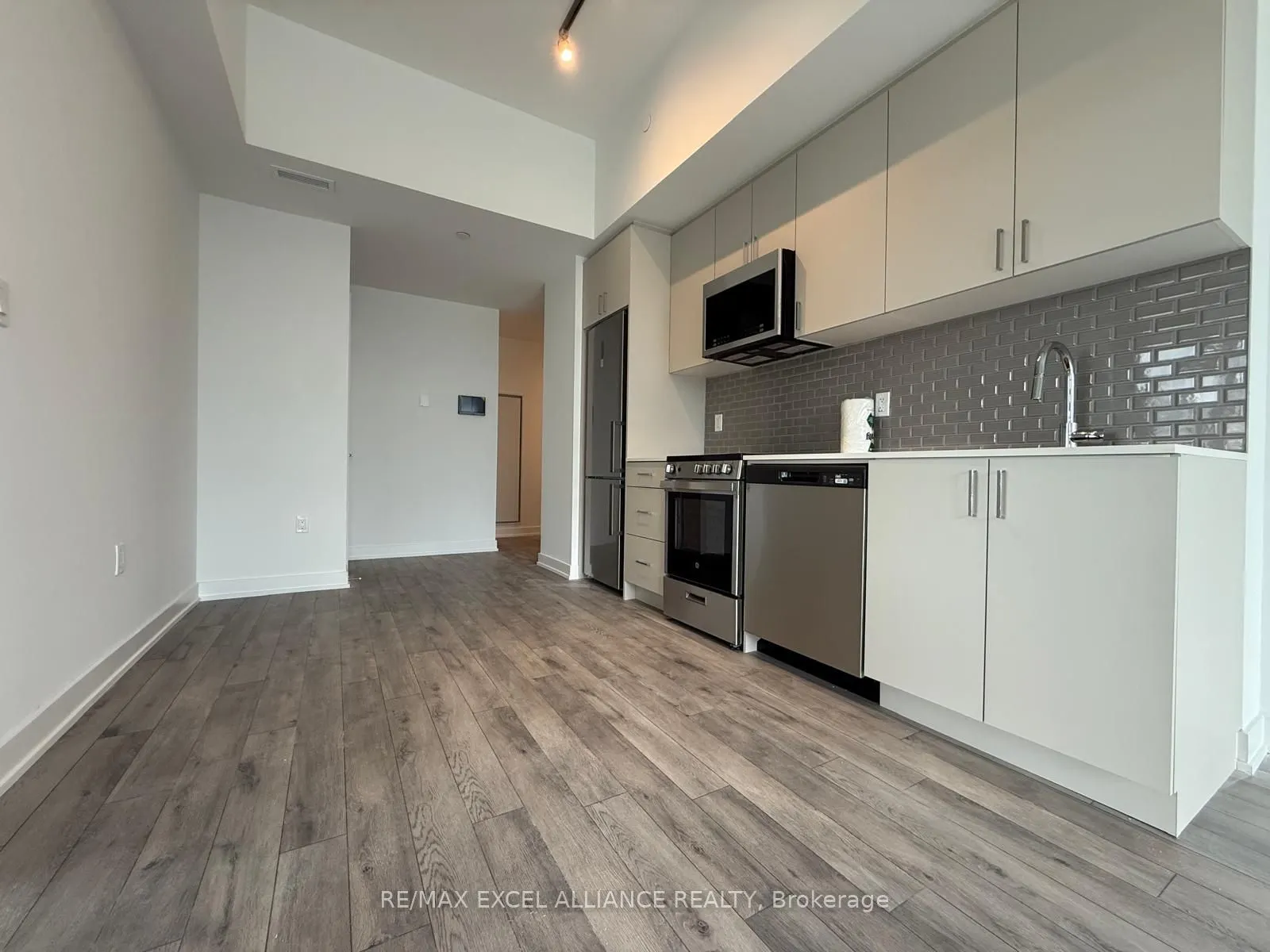1005 Dundas Street E, #735