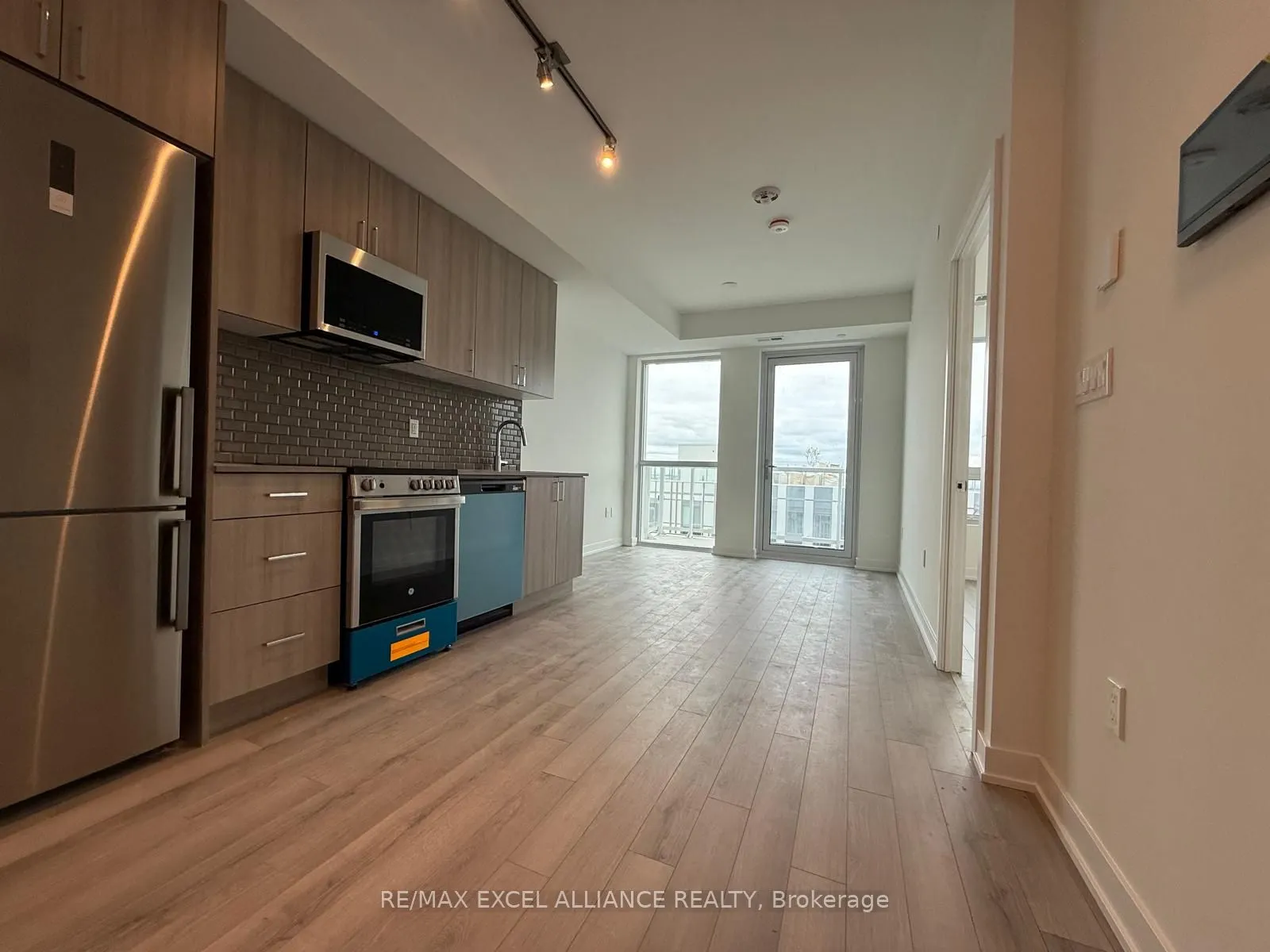 1005 Dundas Street E, #822