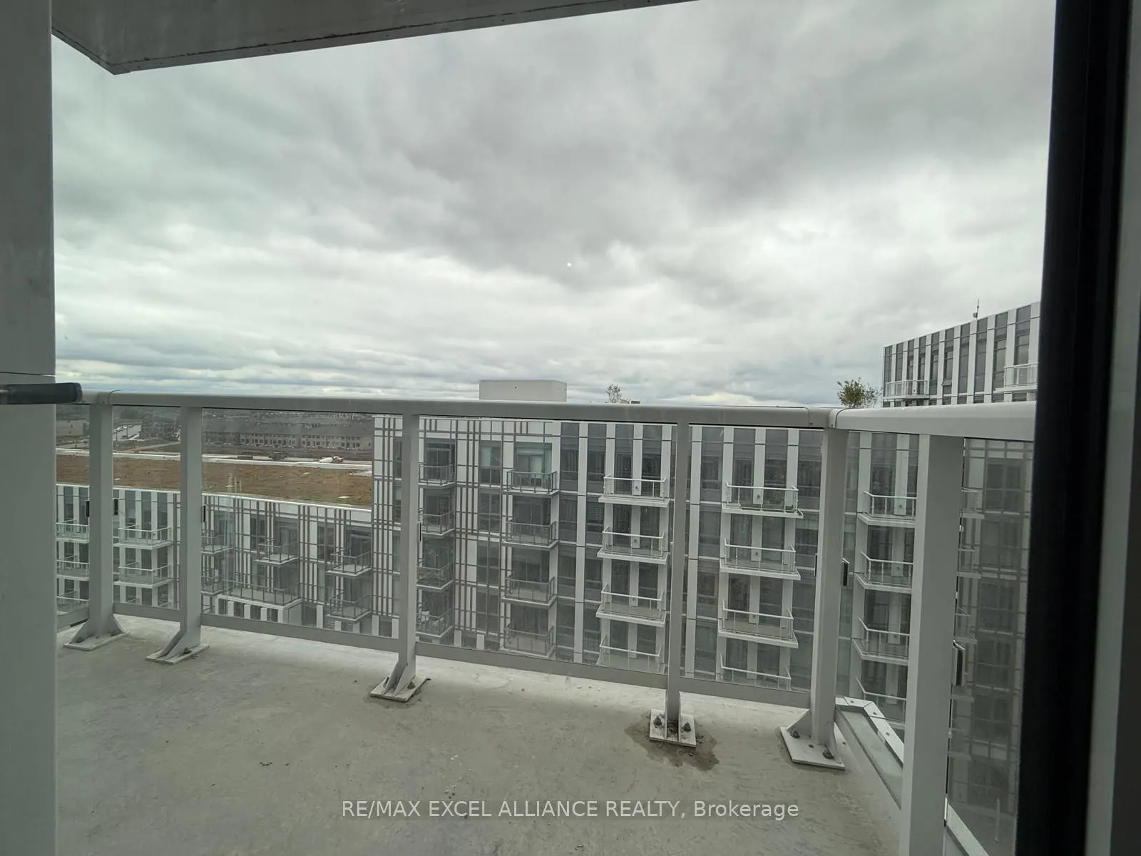 1005 Dundas Street E, #822