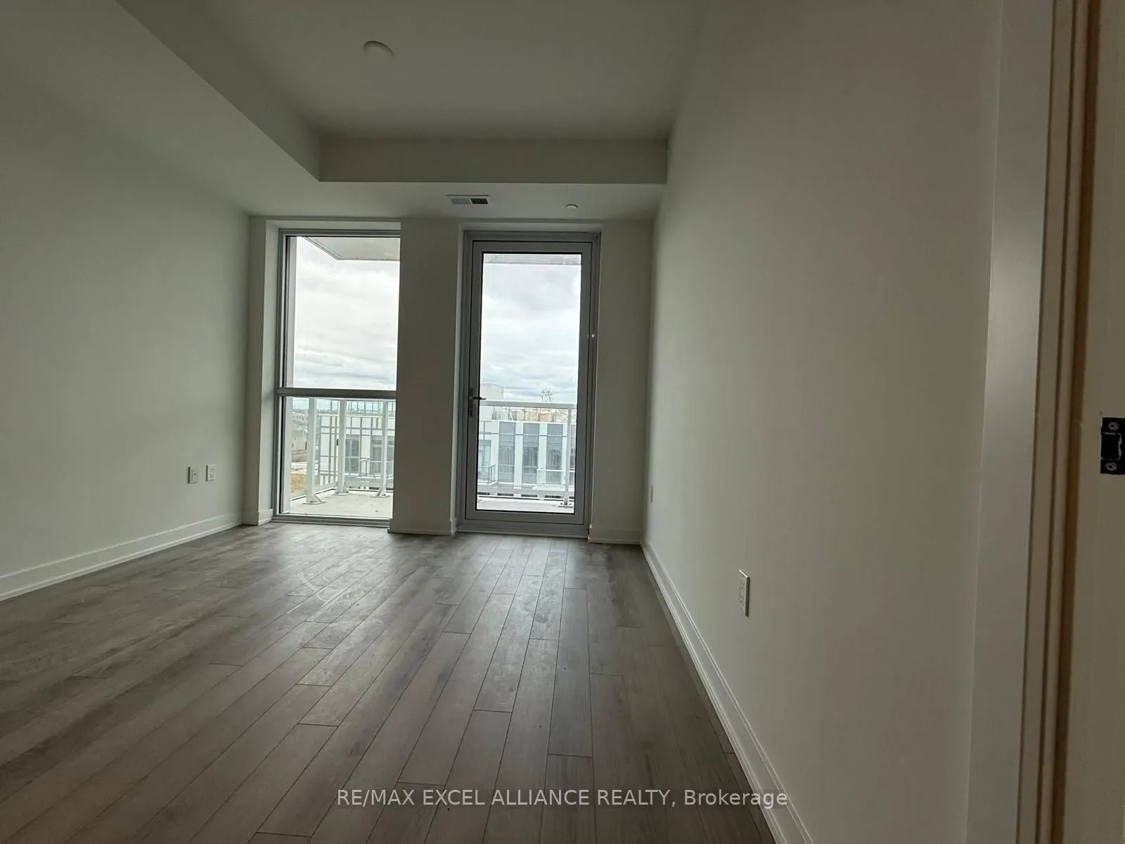 1005 Dundas Street E, #822