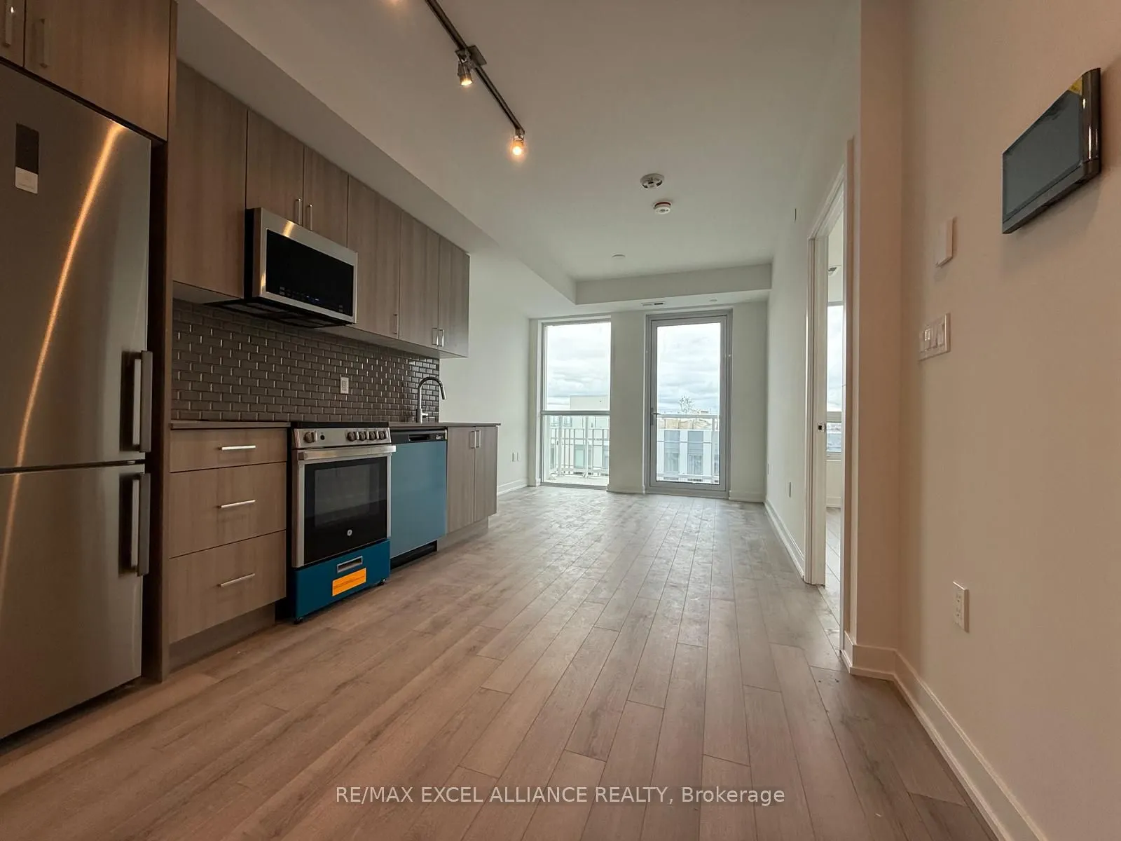 1005 Dundas Street E, #822