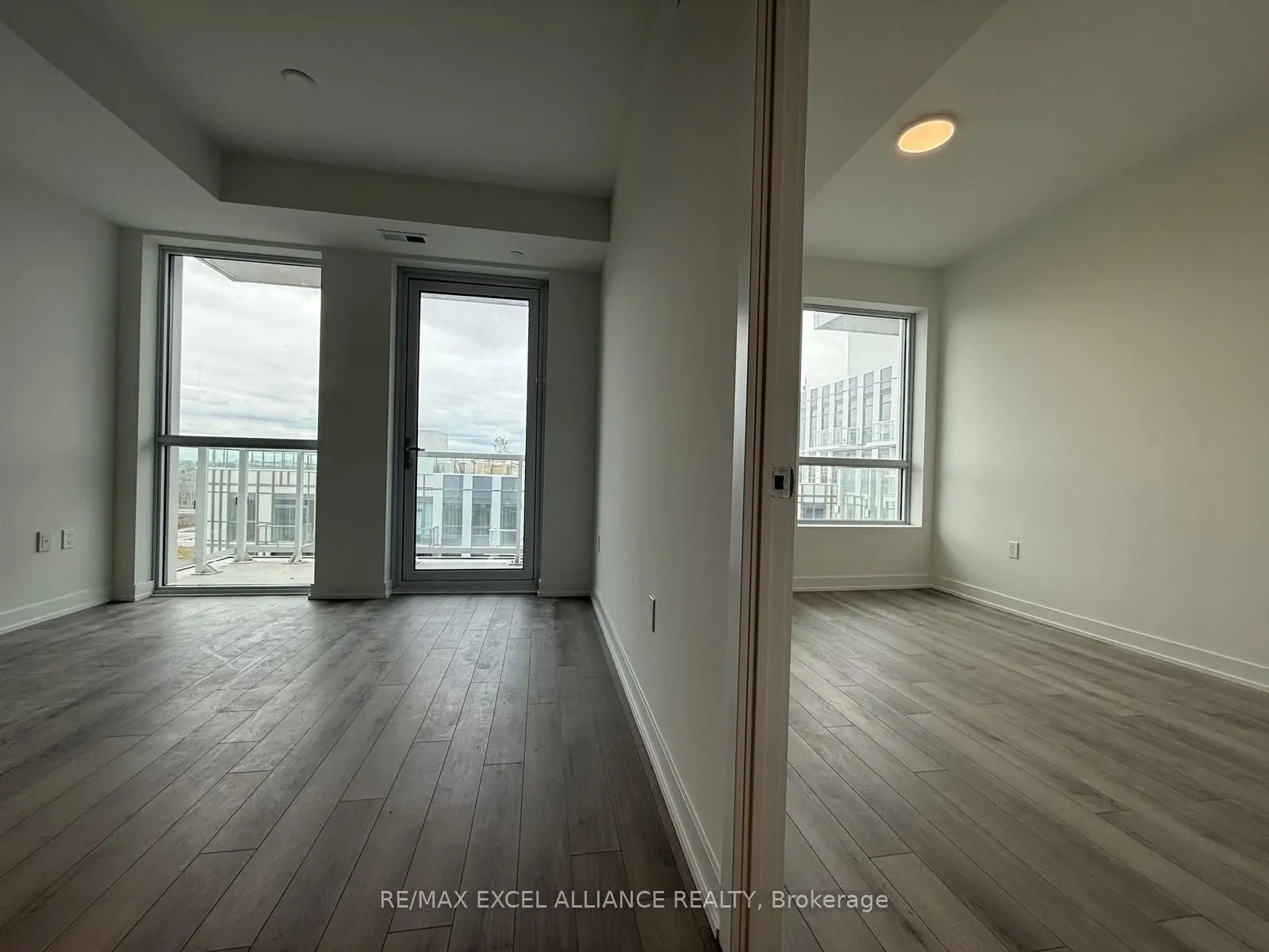 1005 Dundas Street E, #822