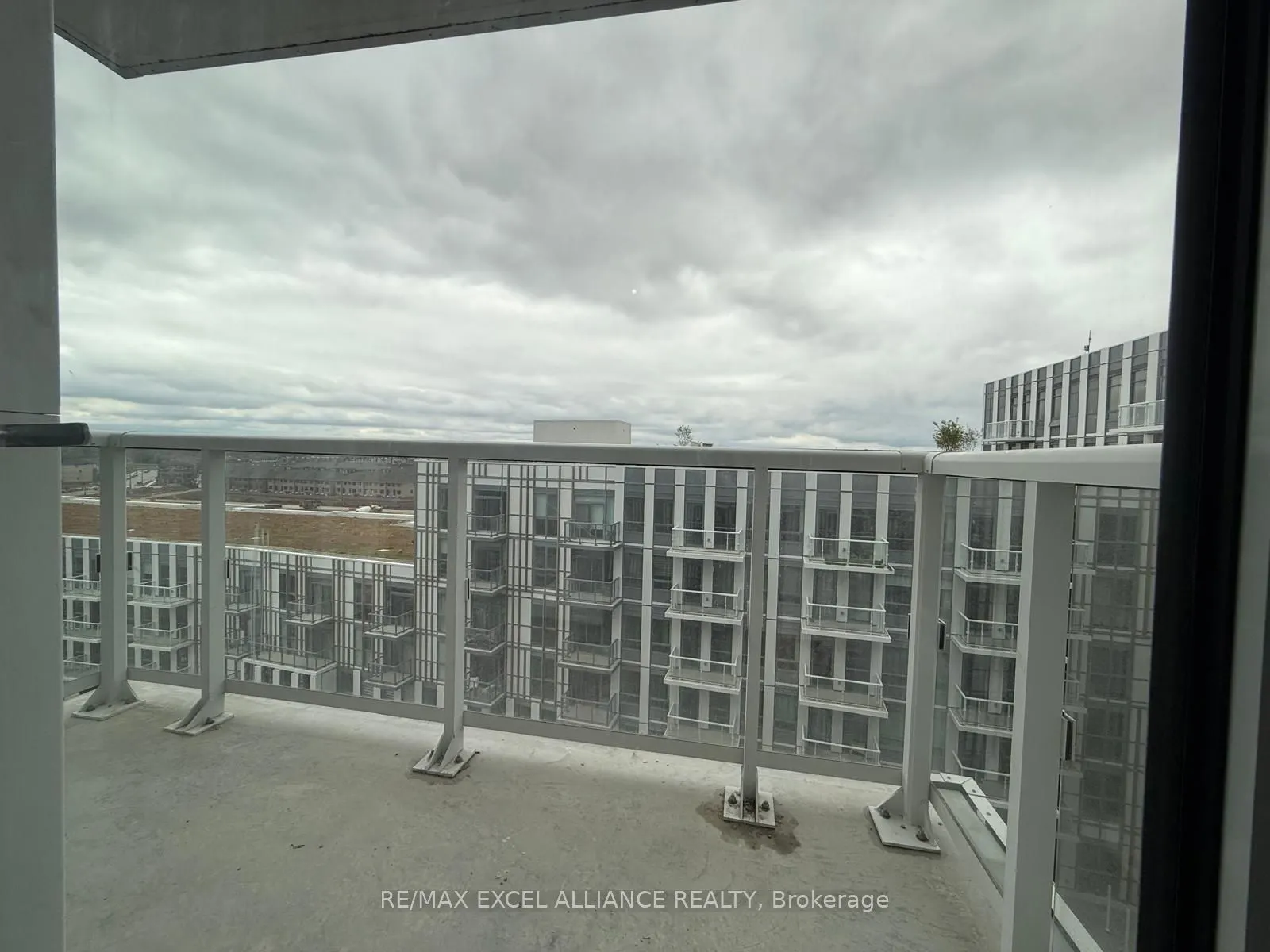 1005 Dundas Street E, #822