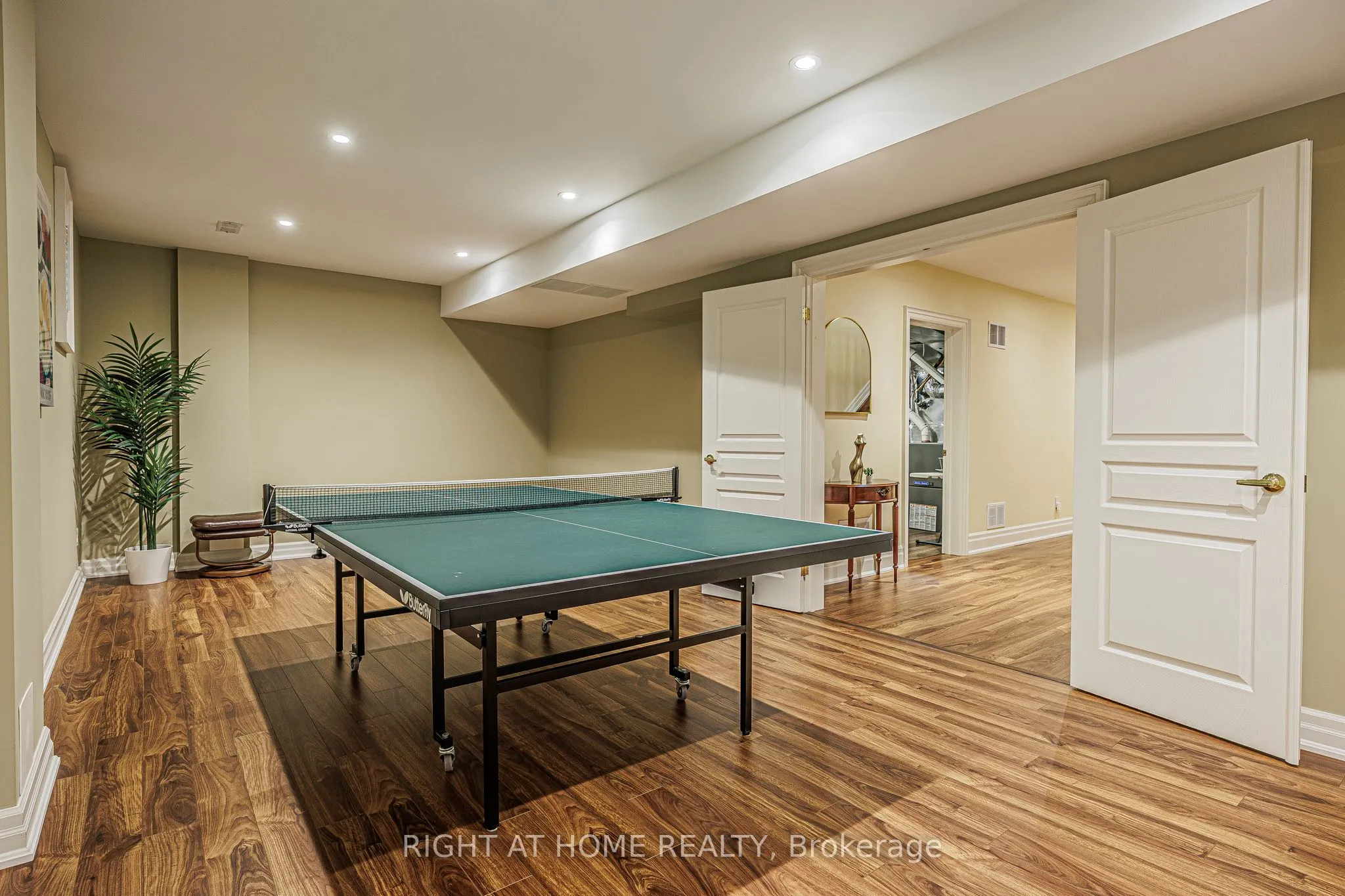 2 Fairway Road
