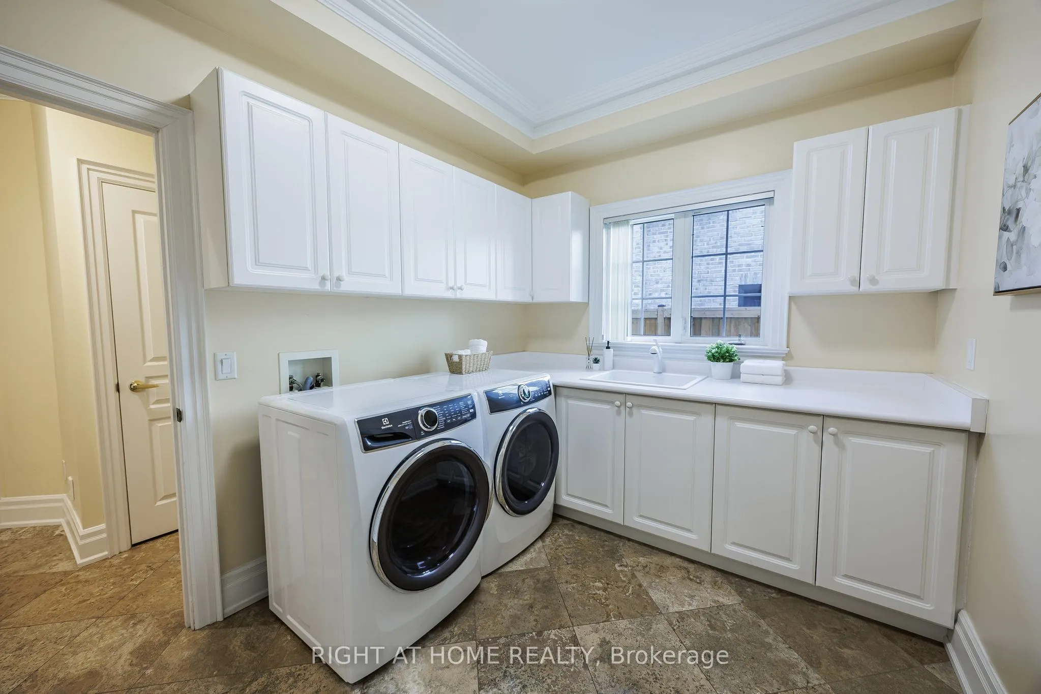 2 Fairway Road