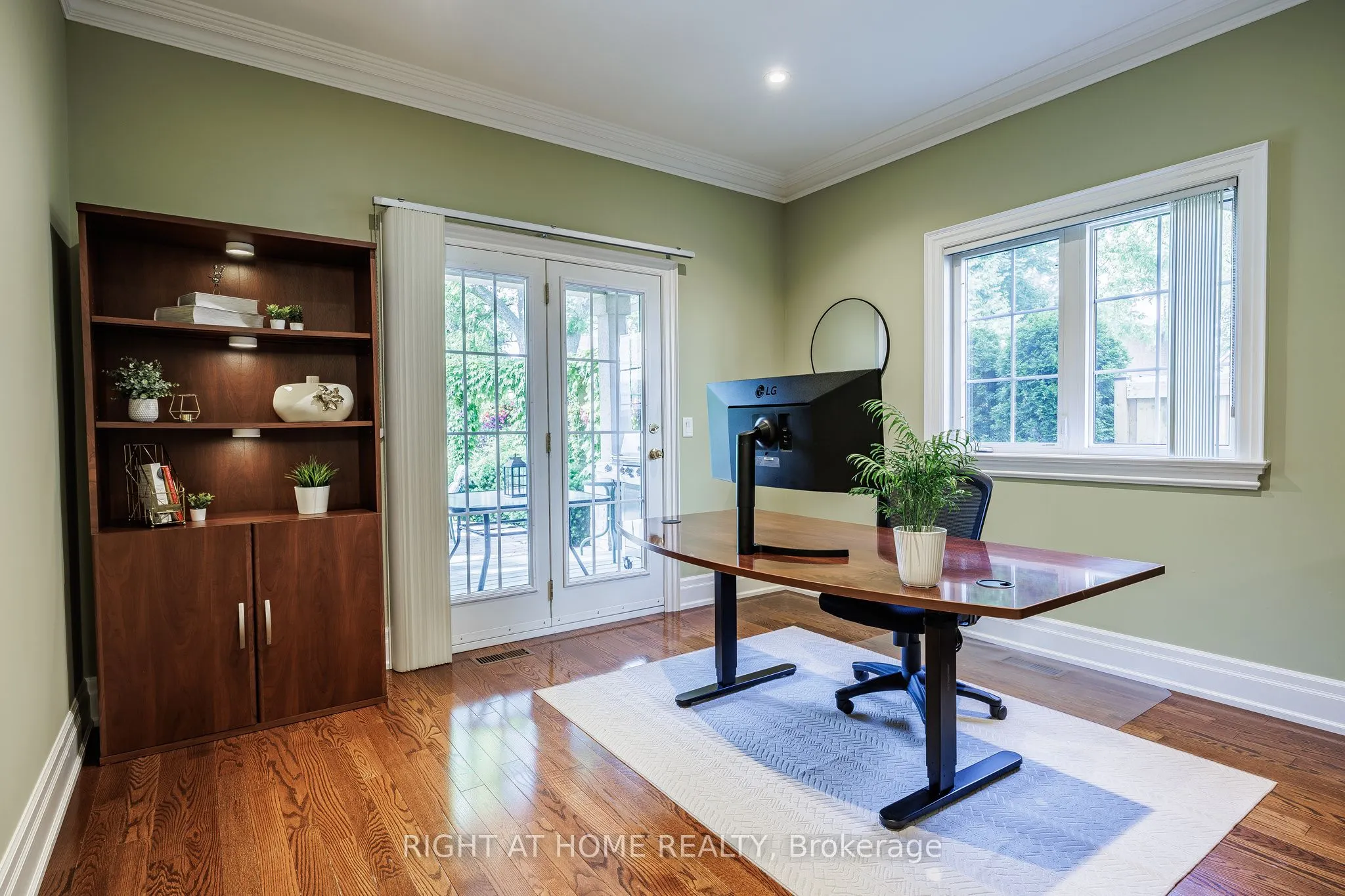 2 Fairway Road
