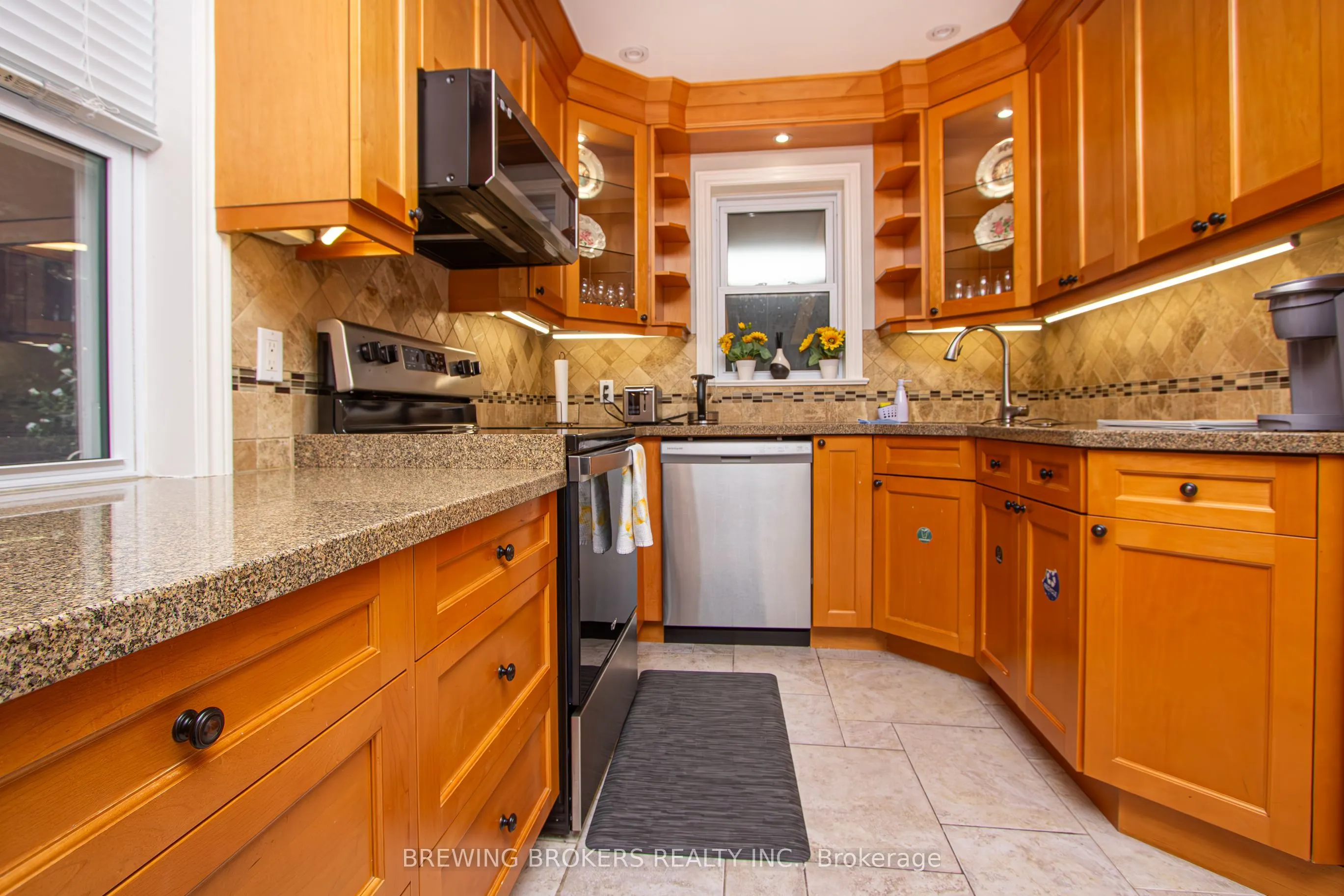 1536 Applewood Road