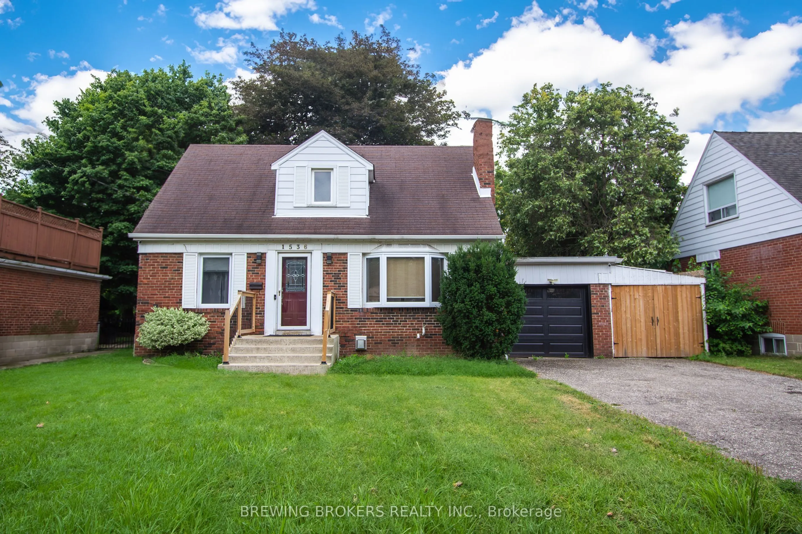 1536 Applewood Road