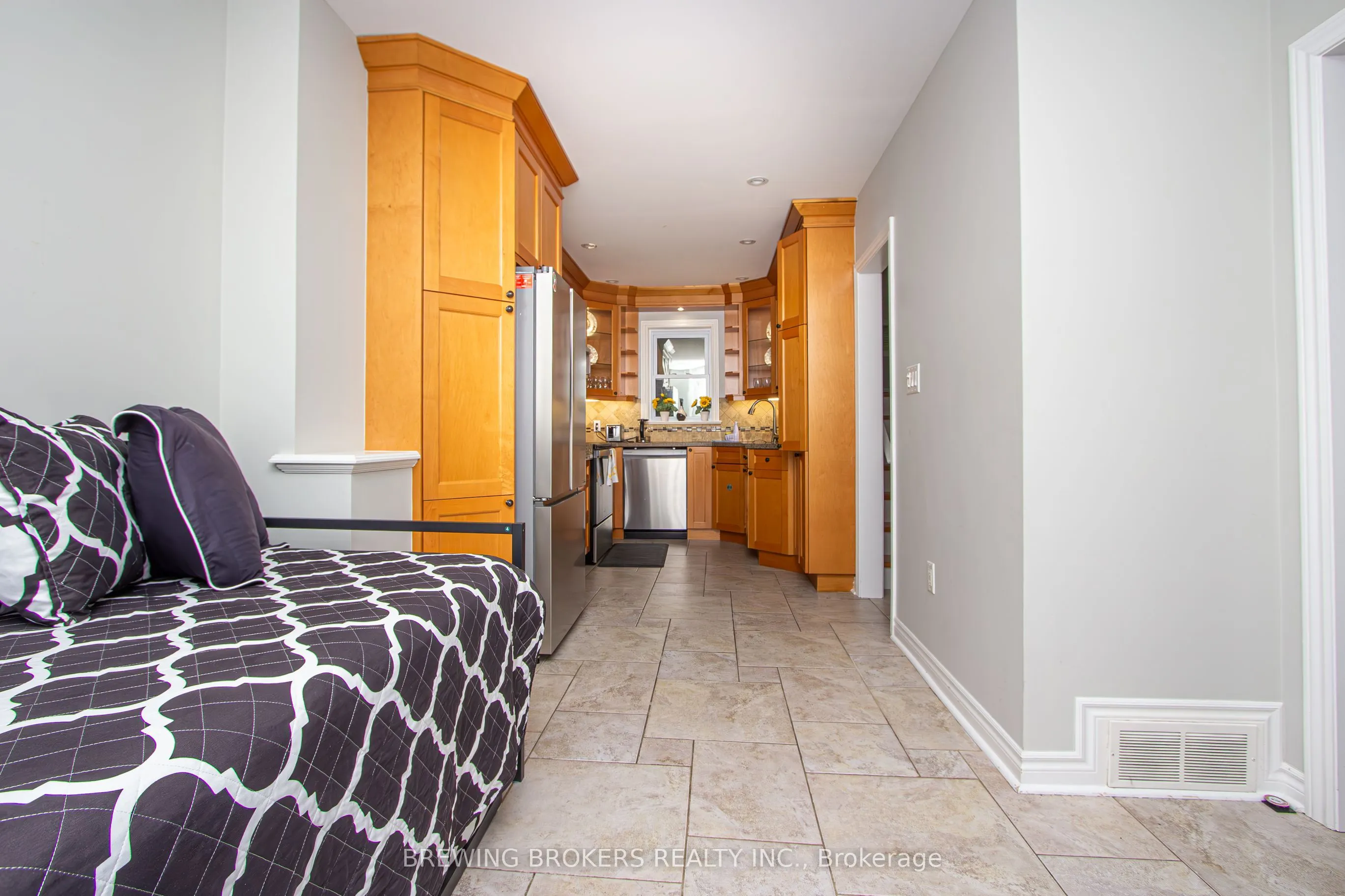 1536 Applewood Road