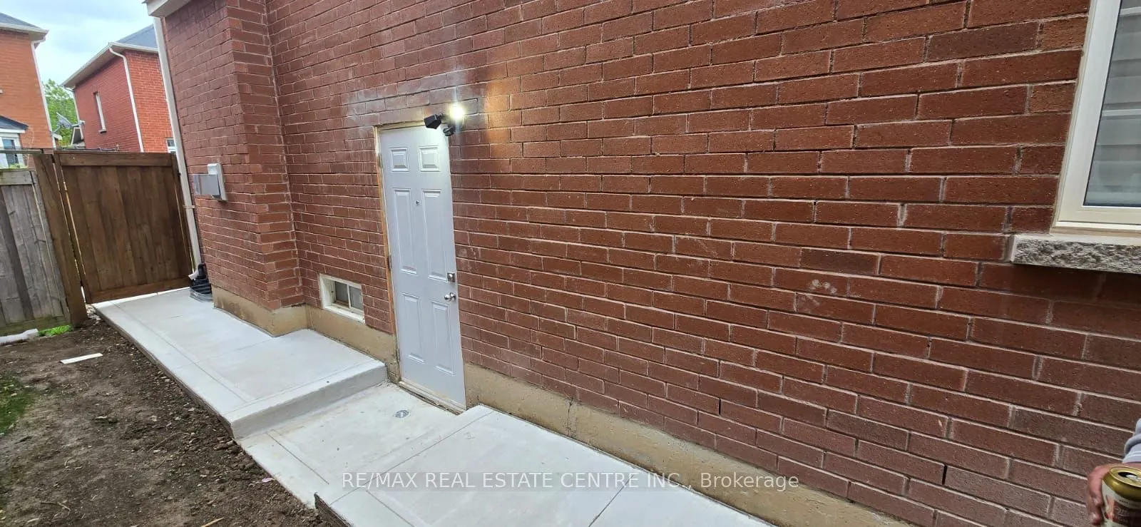 389-1 Nairn Circle, #Bsmt.