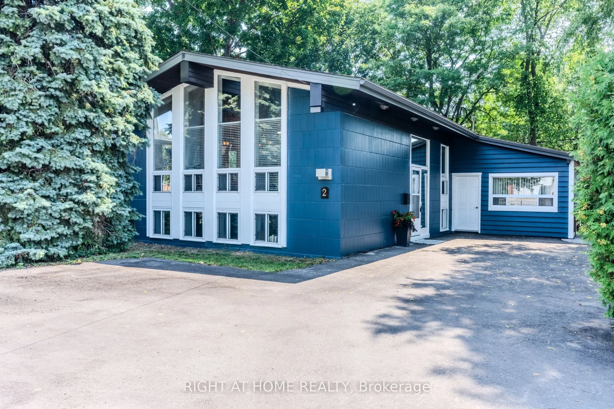 2 Prince Charles Drive