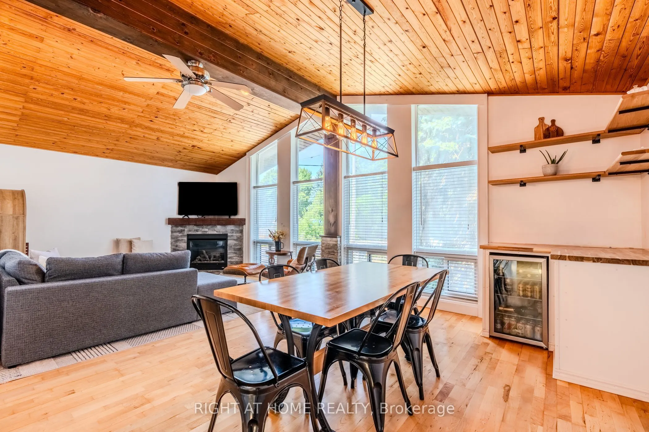 2 Prince Charles Drive