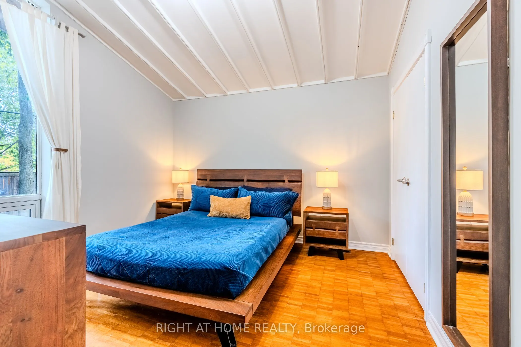 2 Prince Charles Drive