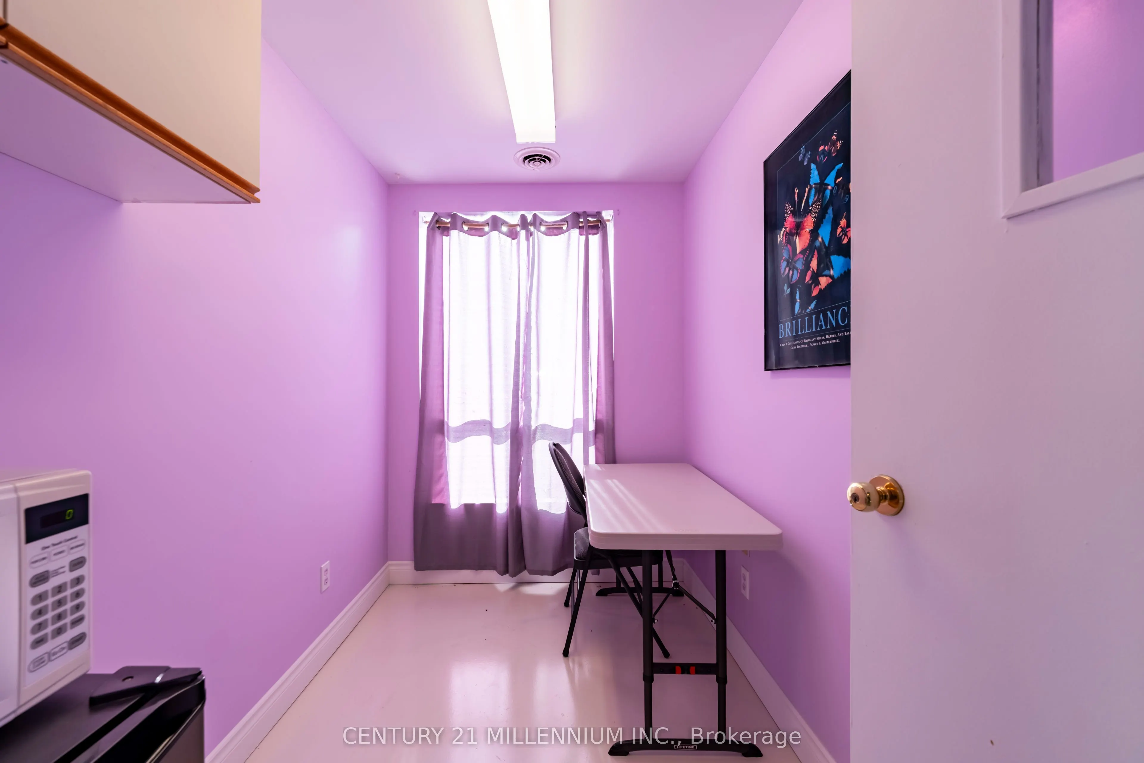 18 Robb Boulevard W, #1