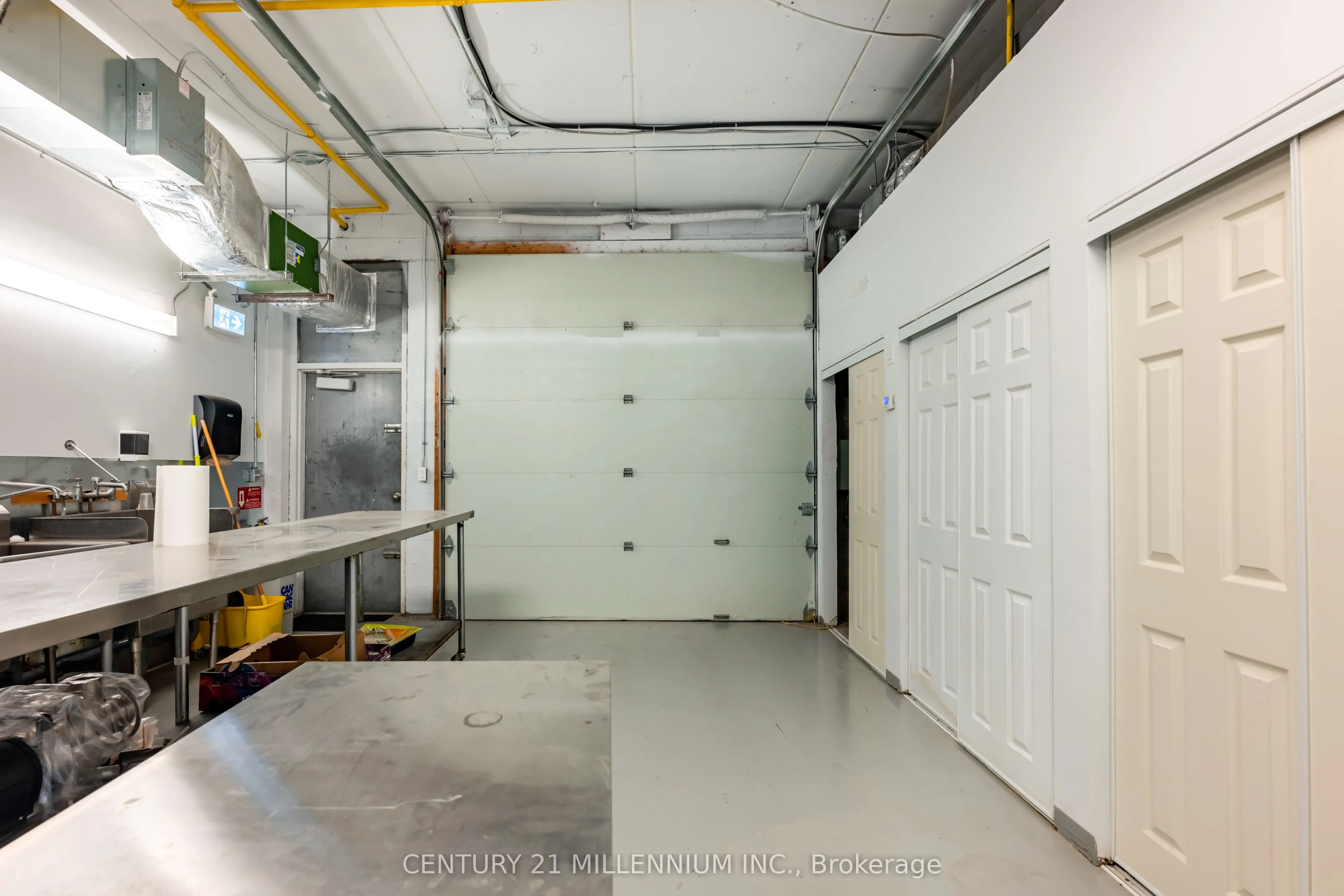 18 Robb Boulevard W, #1