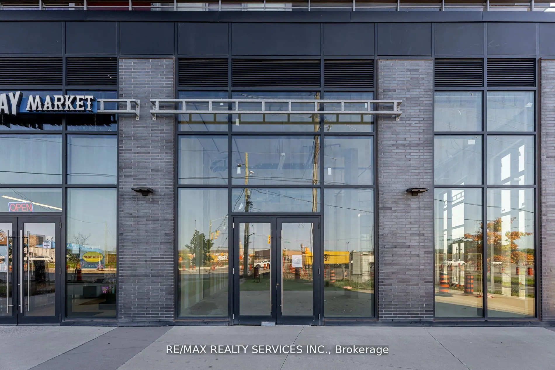 5220 Dundas Street, #1