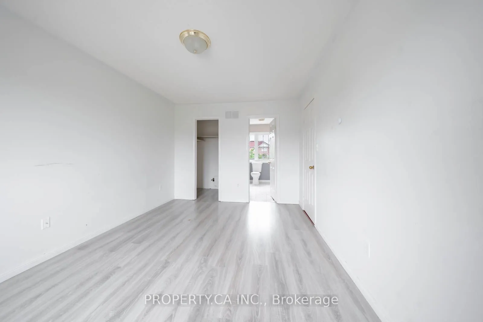16 Fidelity Avenue