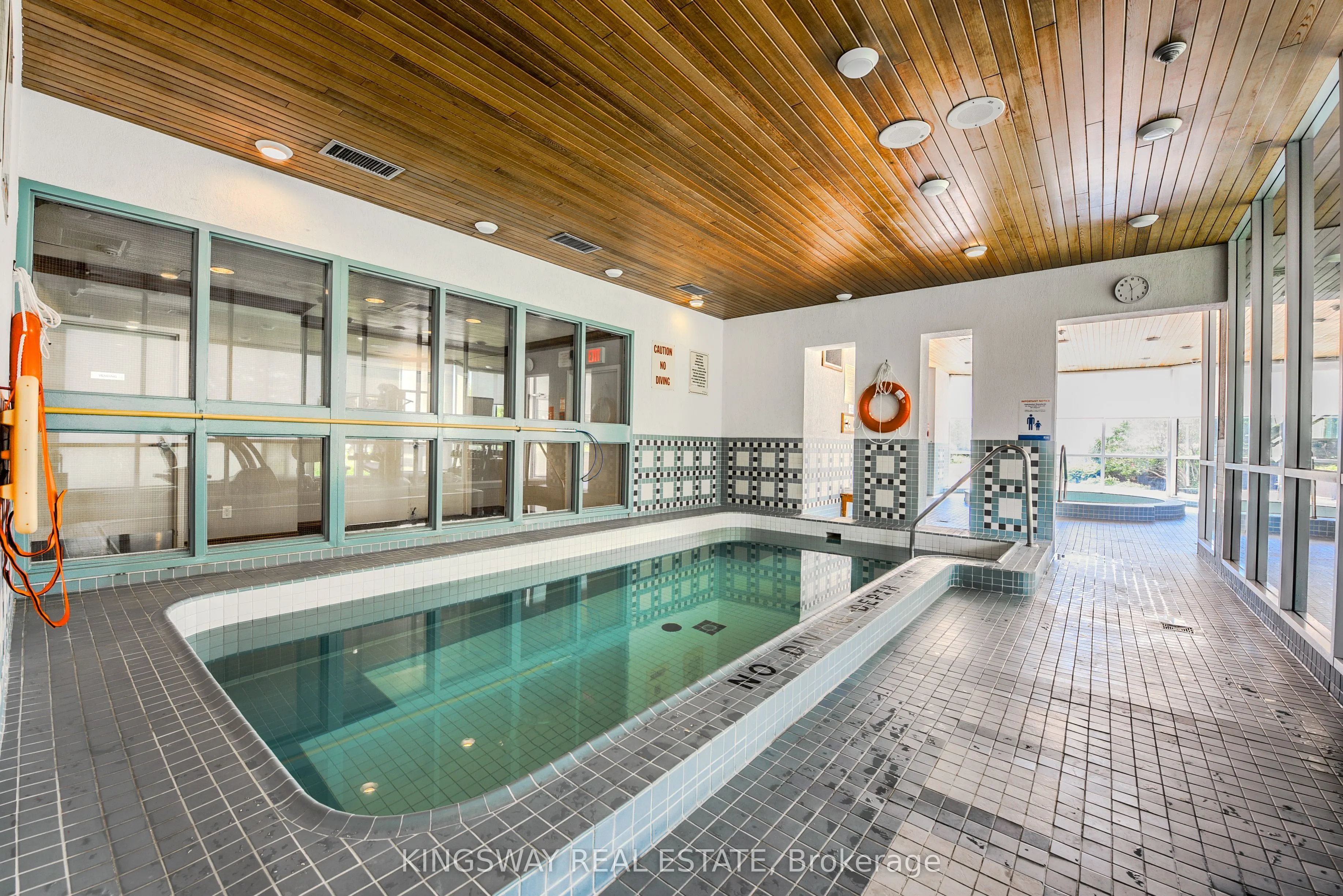 880 Dundas Street, #UPH02