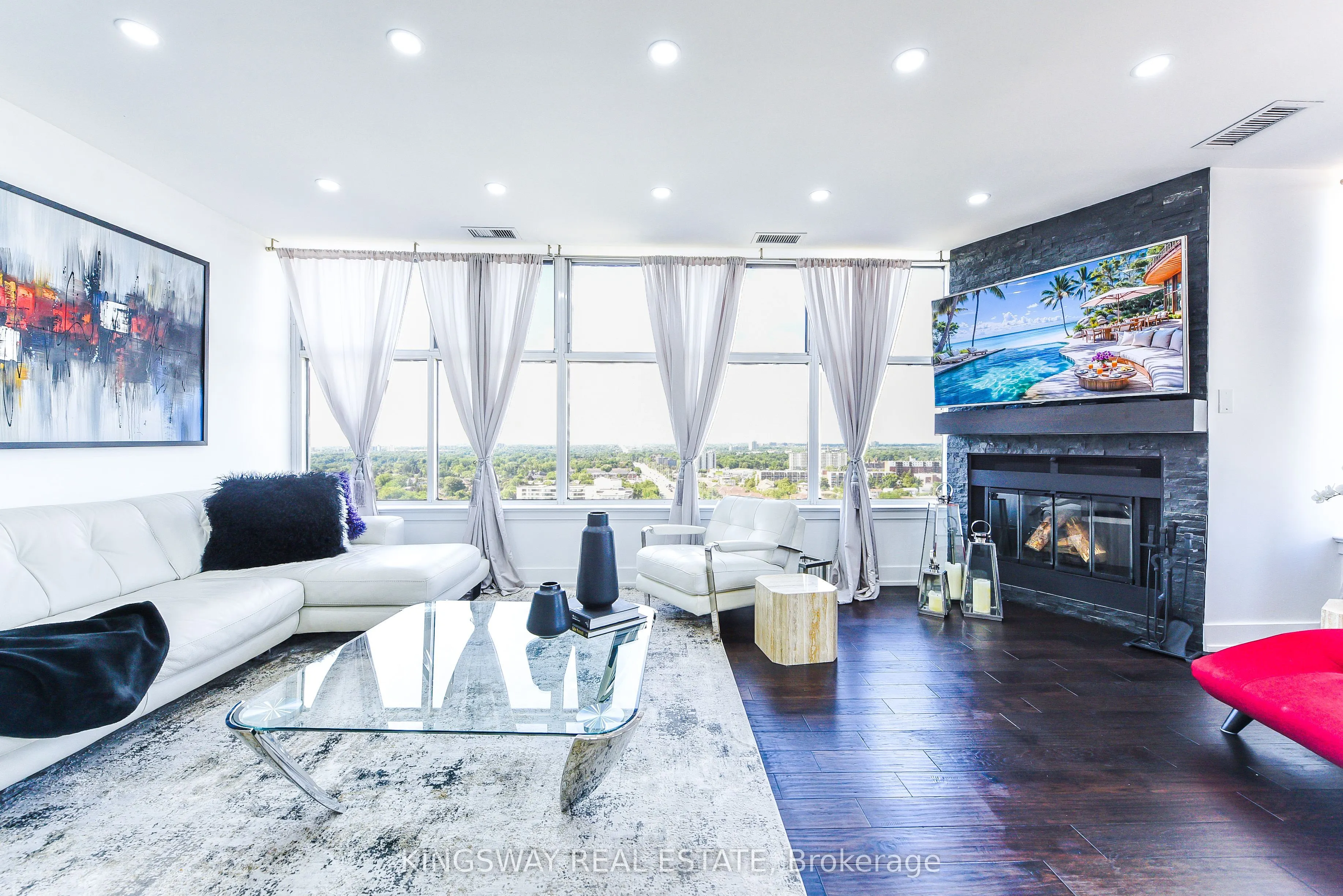 880 Dundas Street, #UPH02
