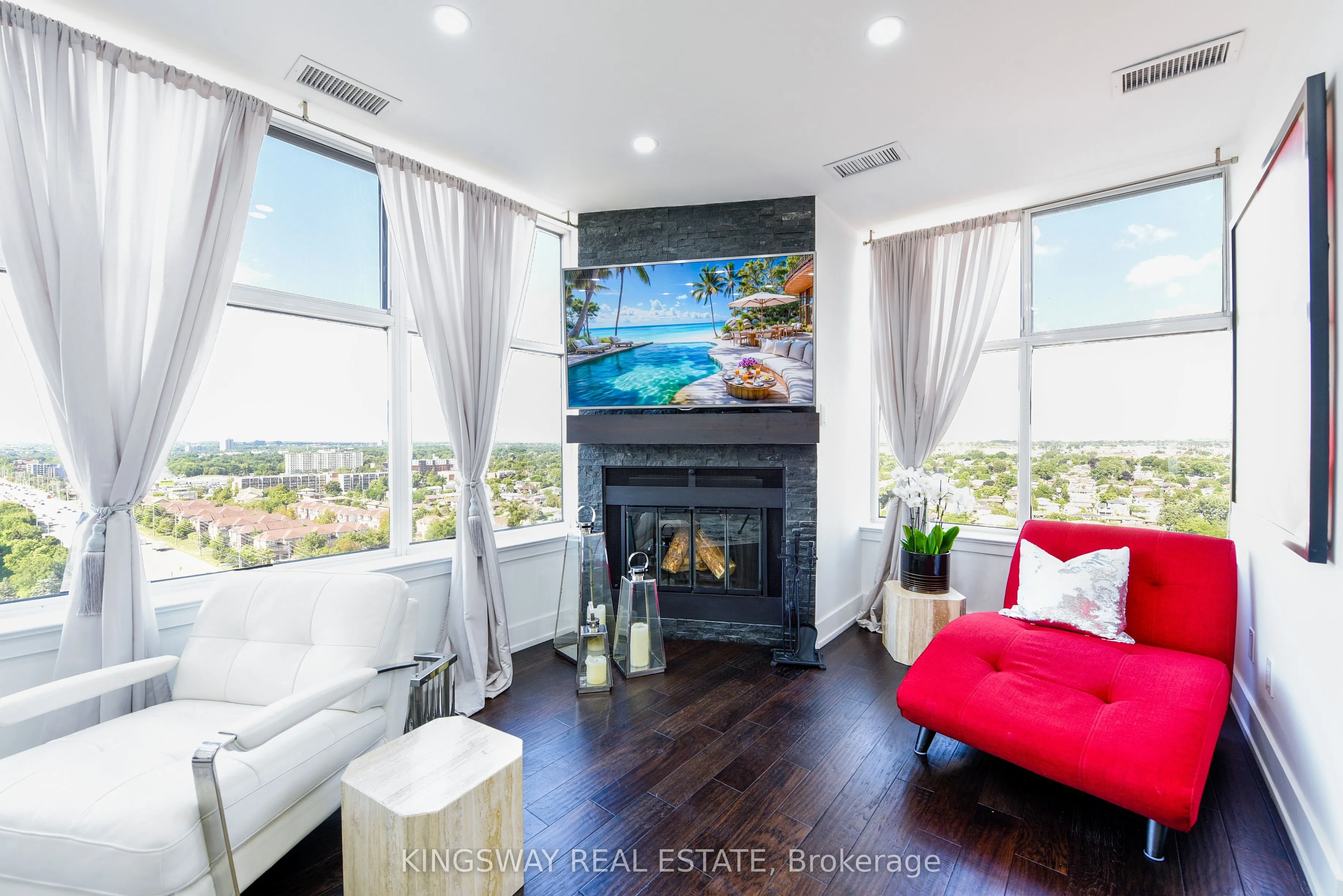880 Dundas Street, #UPH02