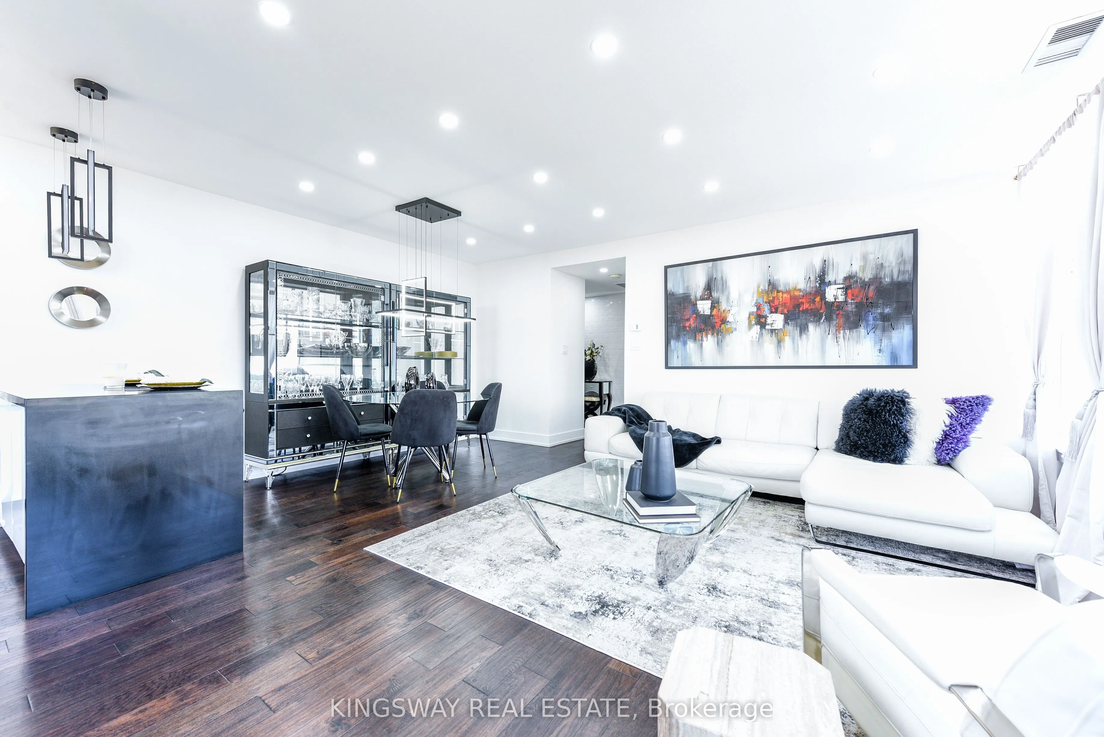 880 Dundas Street, #UPH02