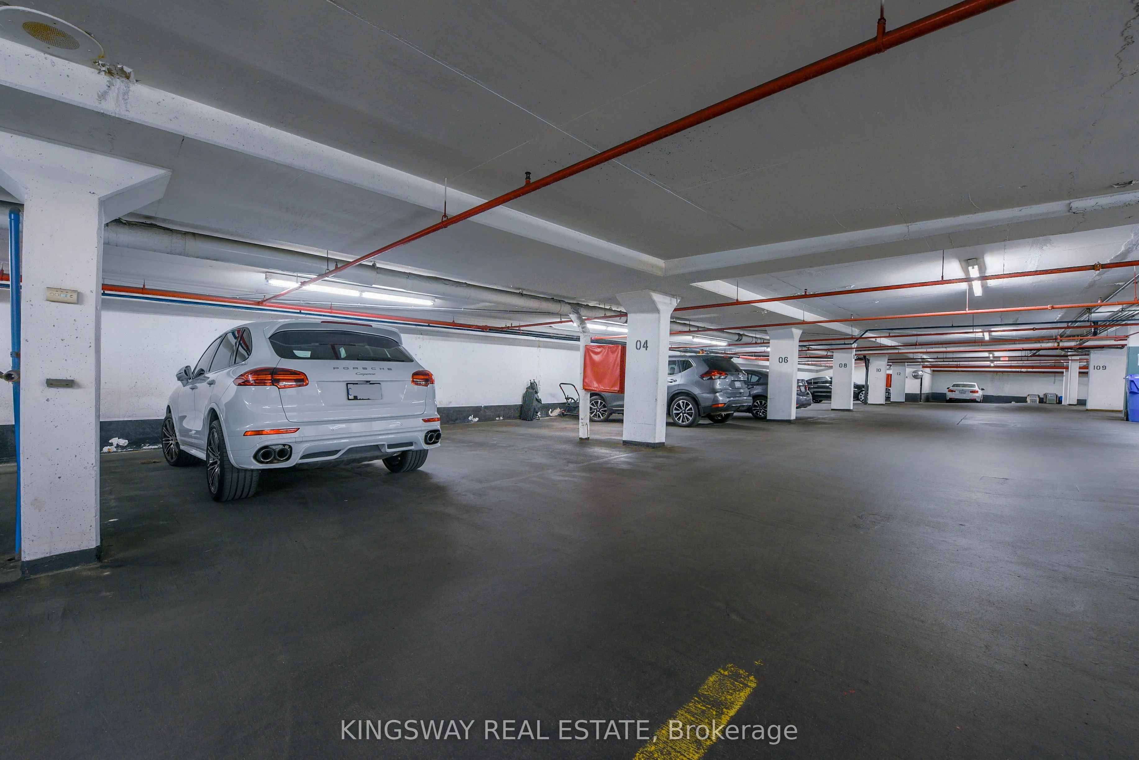 880 Dundas Street, #UPH02