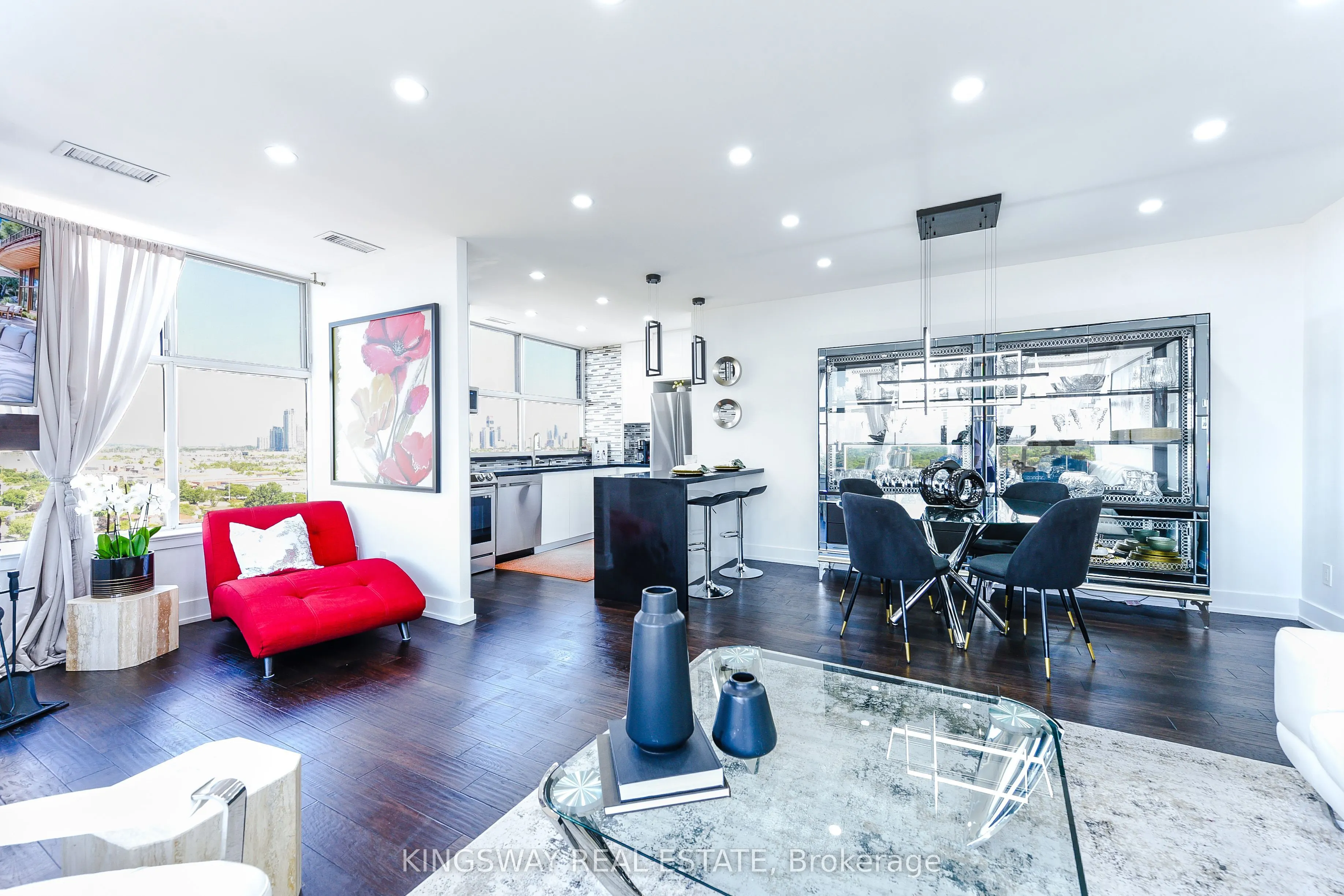 880 Dundas Street, #UPH02