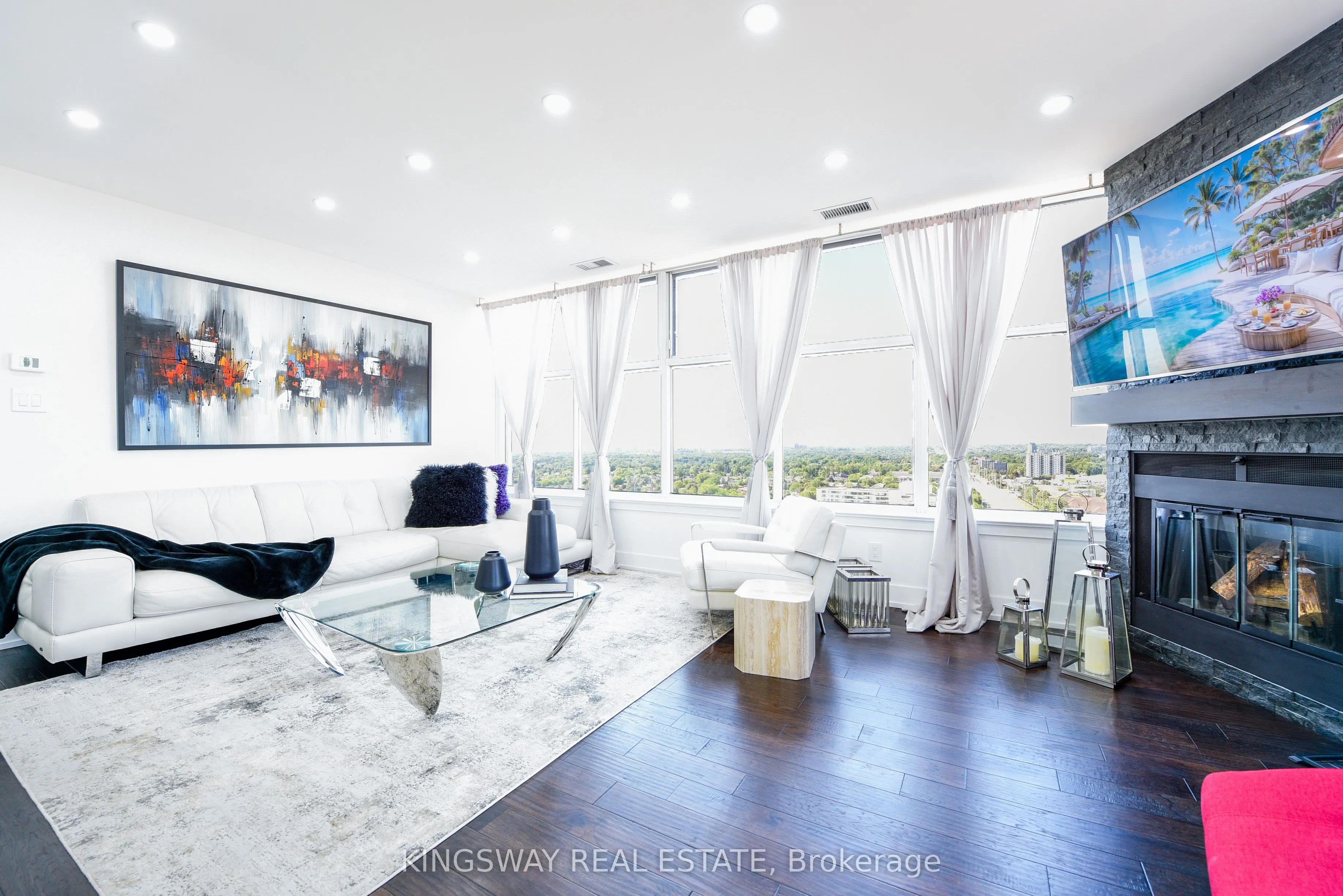 880 Dundas Street, #UPH02