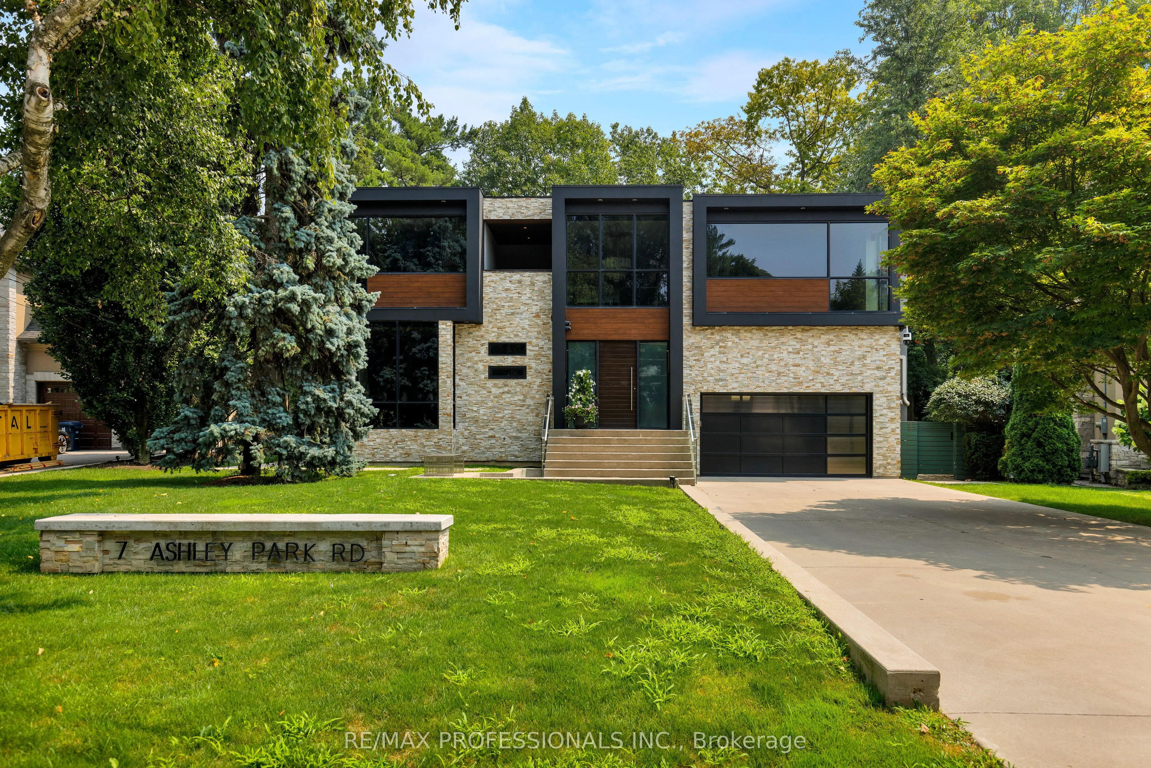 7 Ashley Park Road