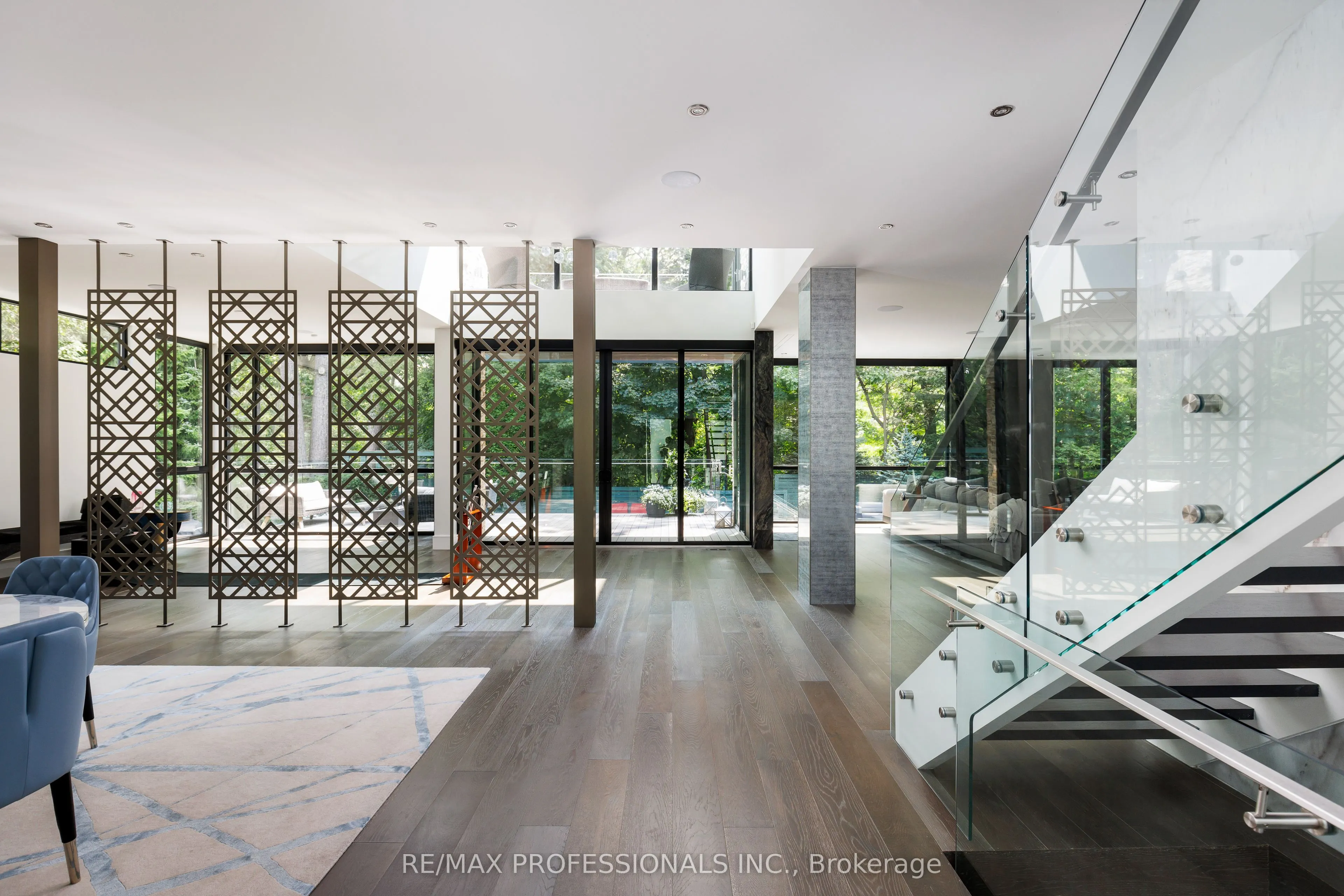 7 Ashley Park Road