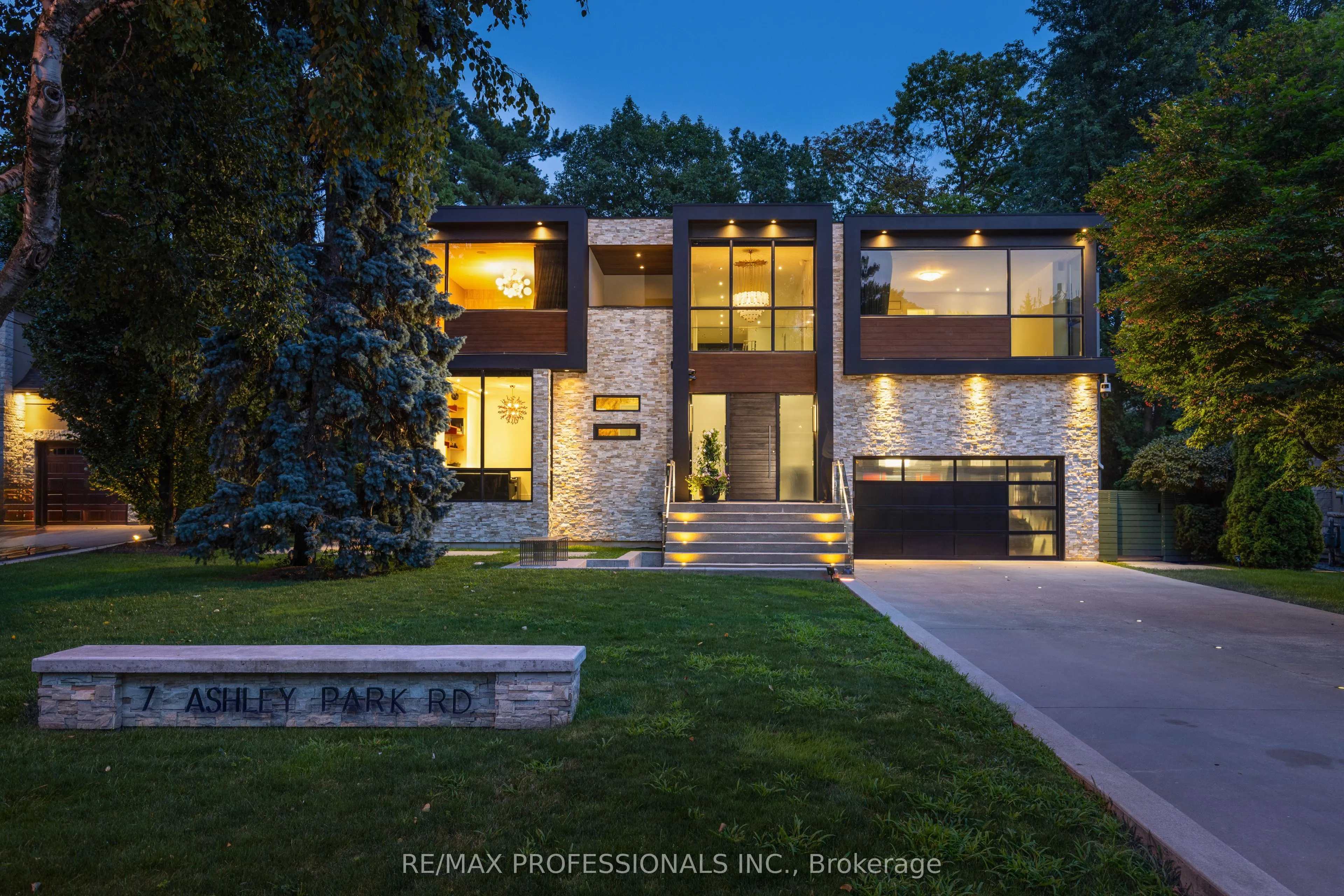 7 Ashley Park Road