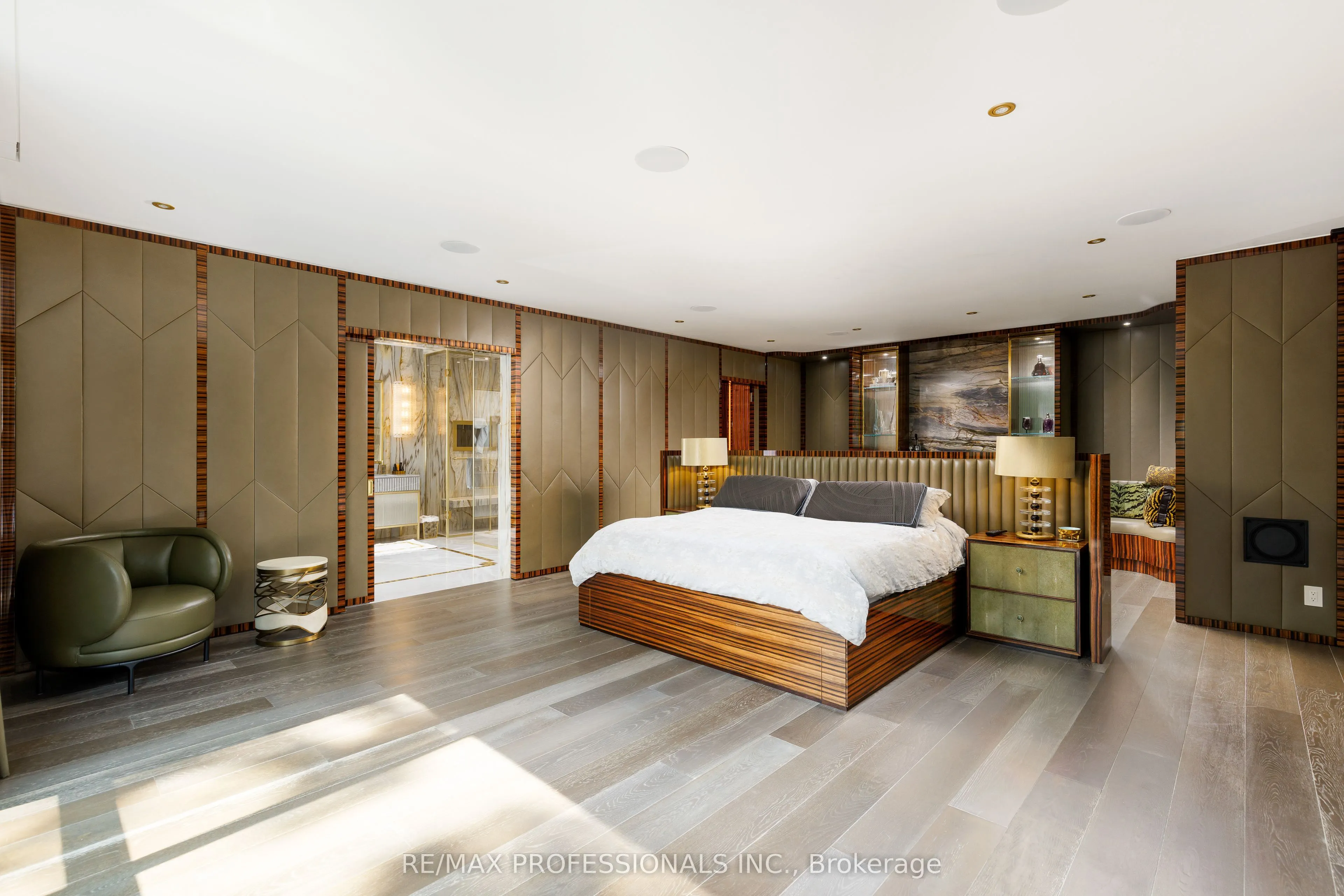 7 Ashley Park Road