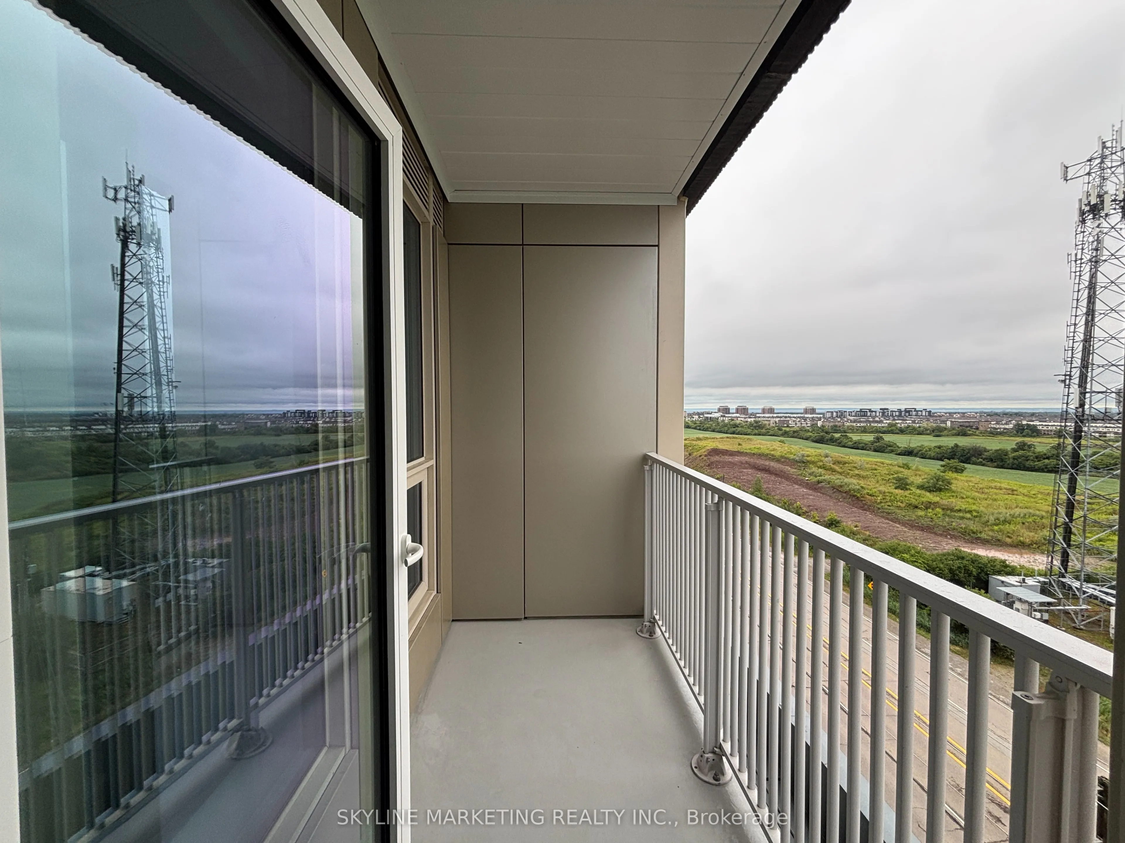 3240 William Colston Avenue, #809