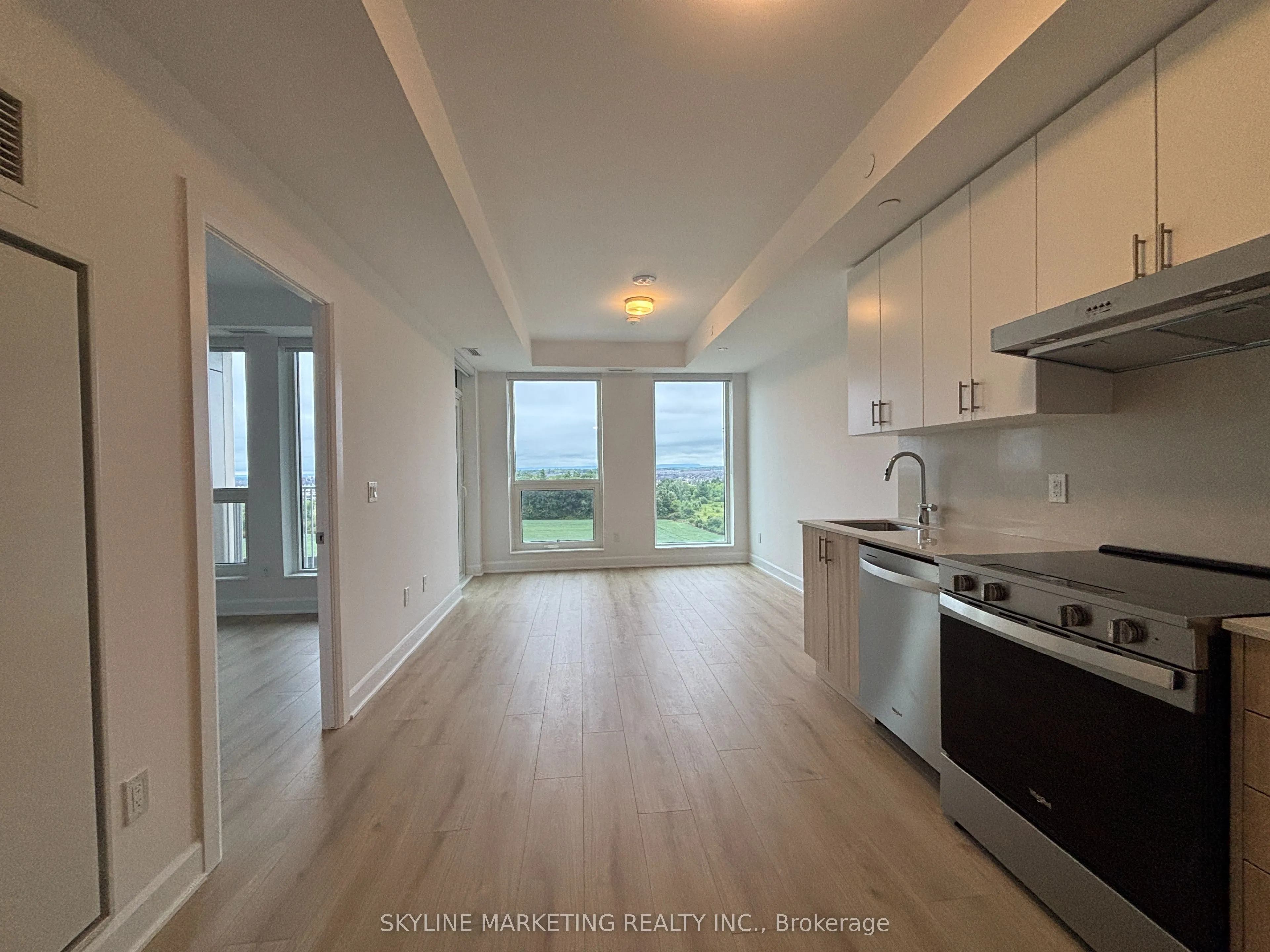 3240 William Colston Avenue, #809