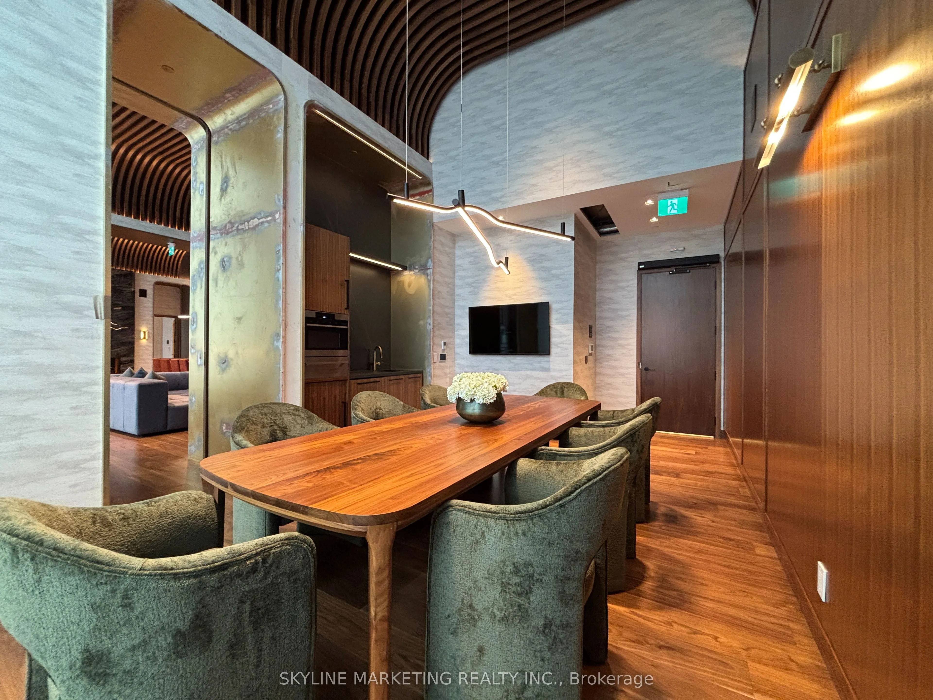 3240 William Colston Avenue, #809