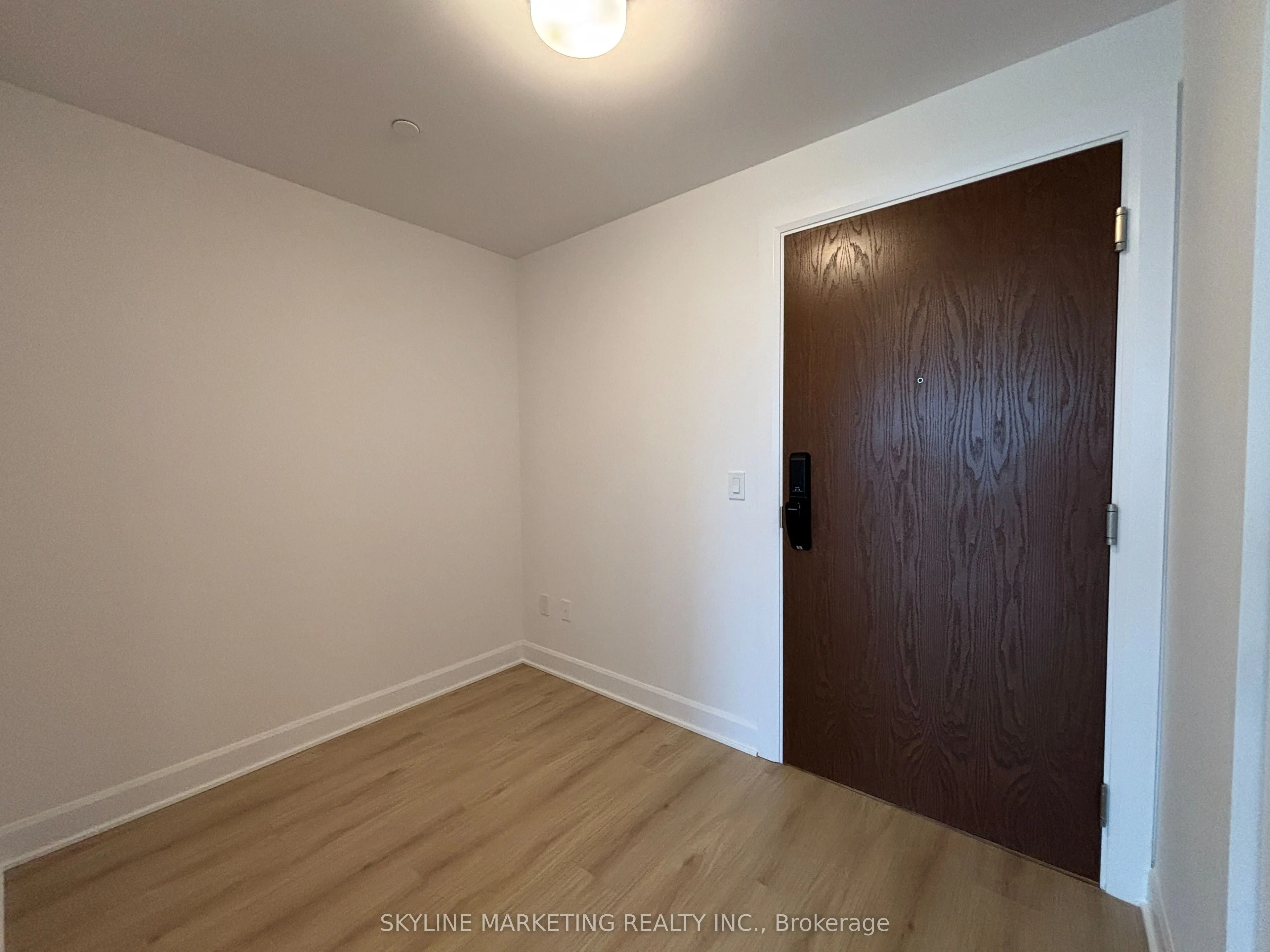 3240 William Colston Avenue, #809