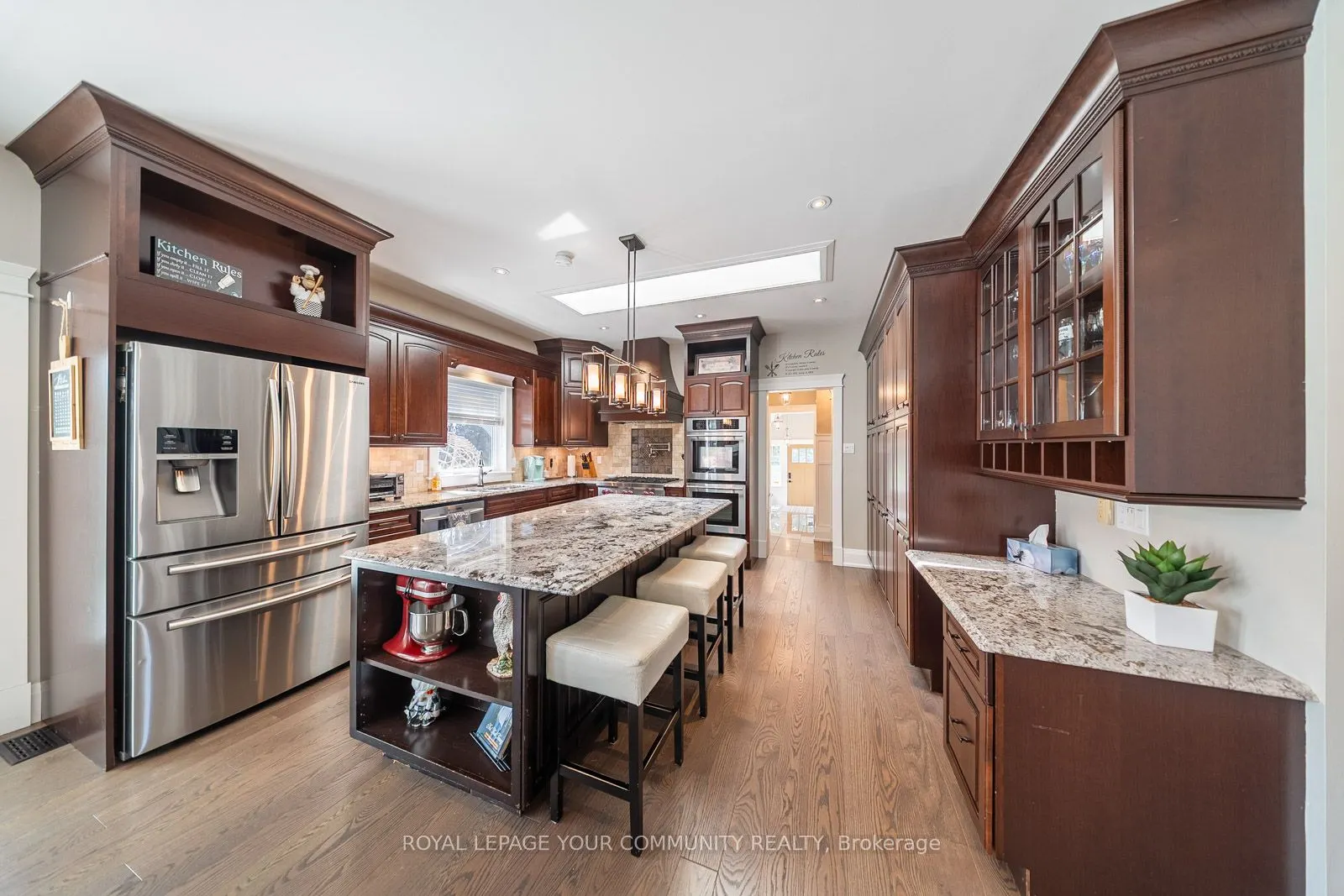 6 Creekside Court