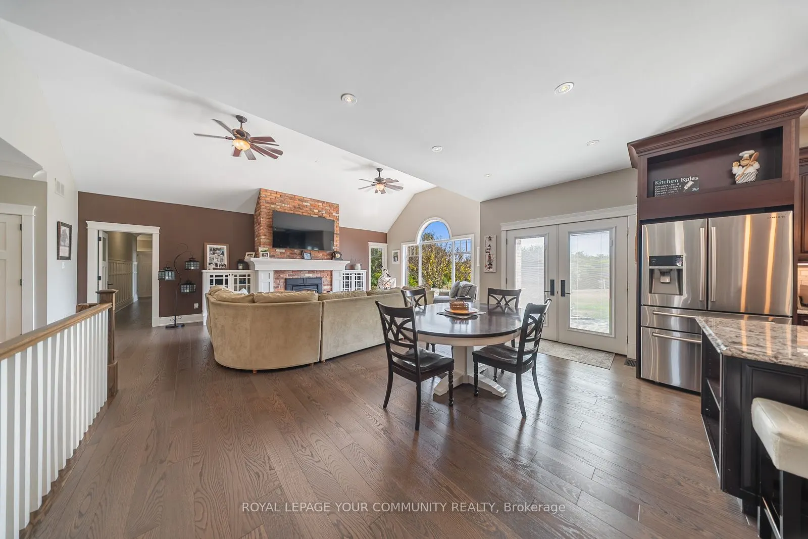 6 Creekside Court