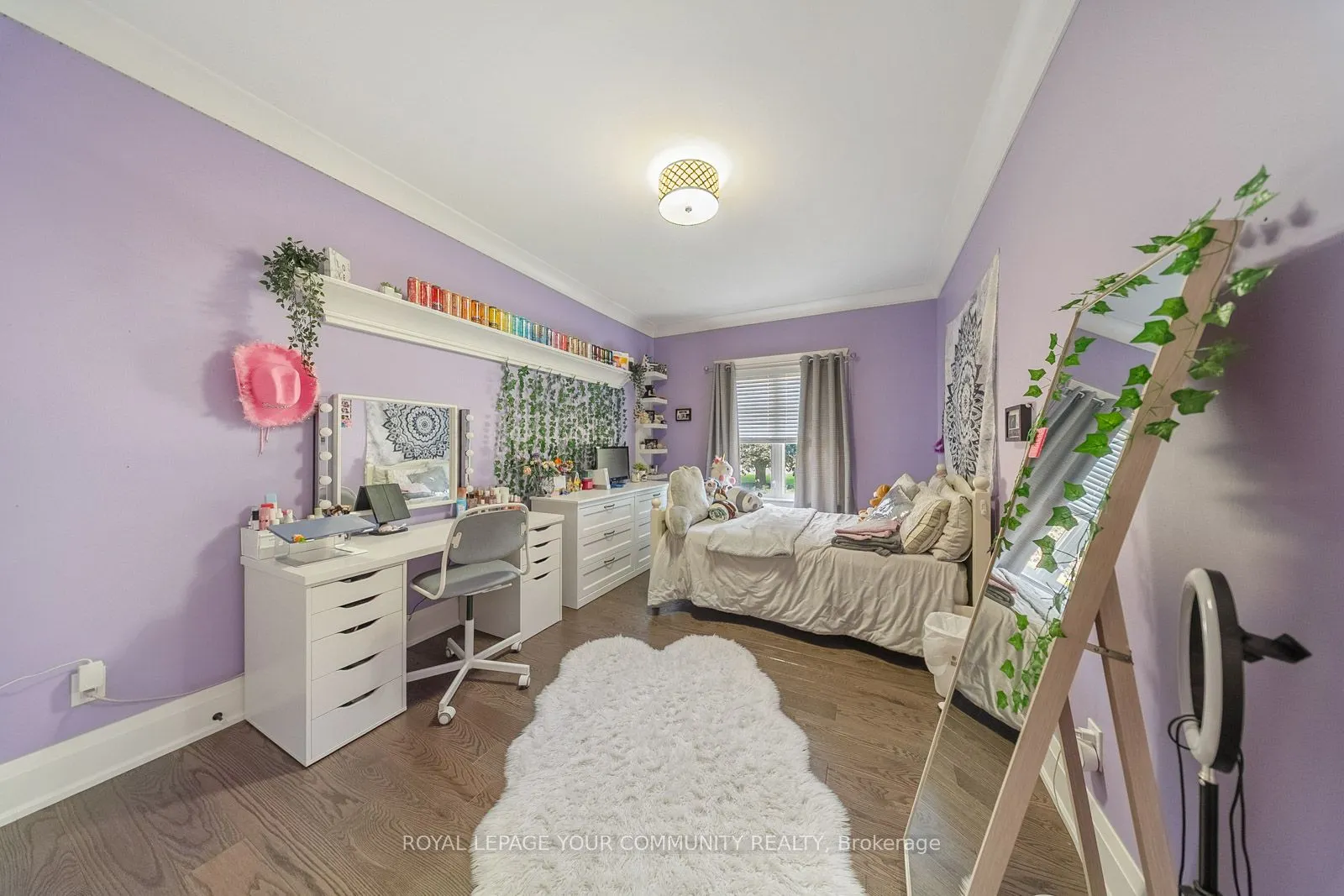 6 Creekside Court