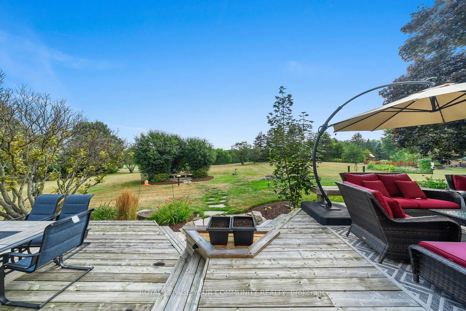6 Creekside Court