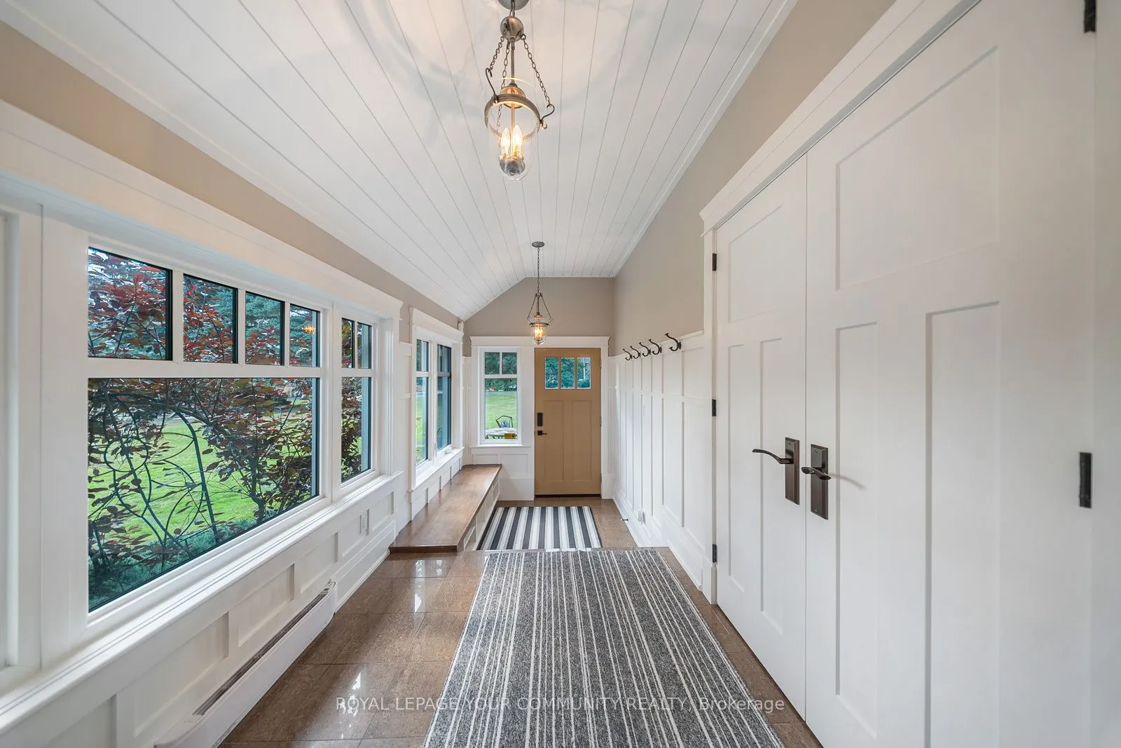 6 Creekside Court
