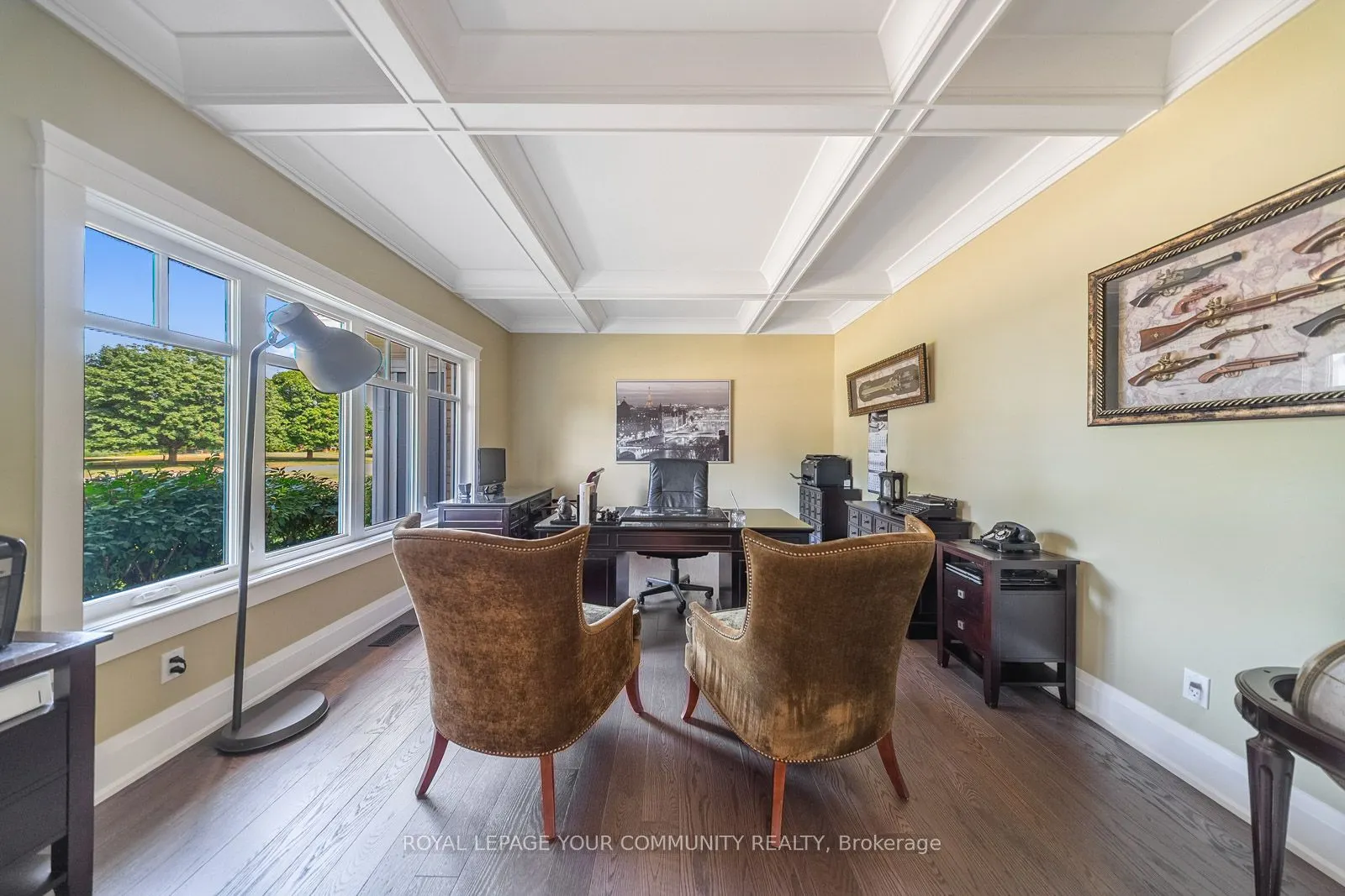 6 Creekside Court